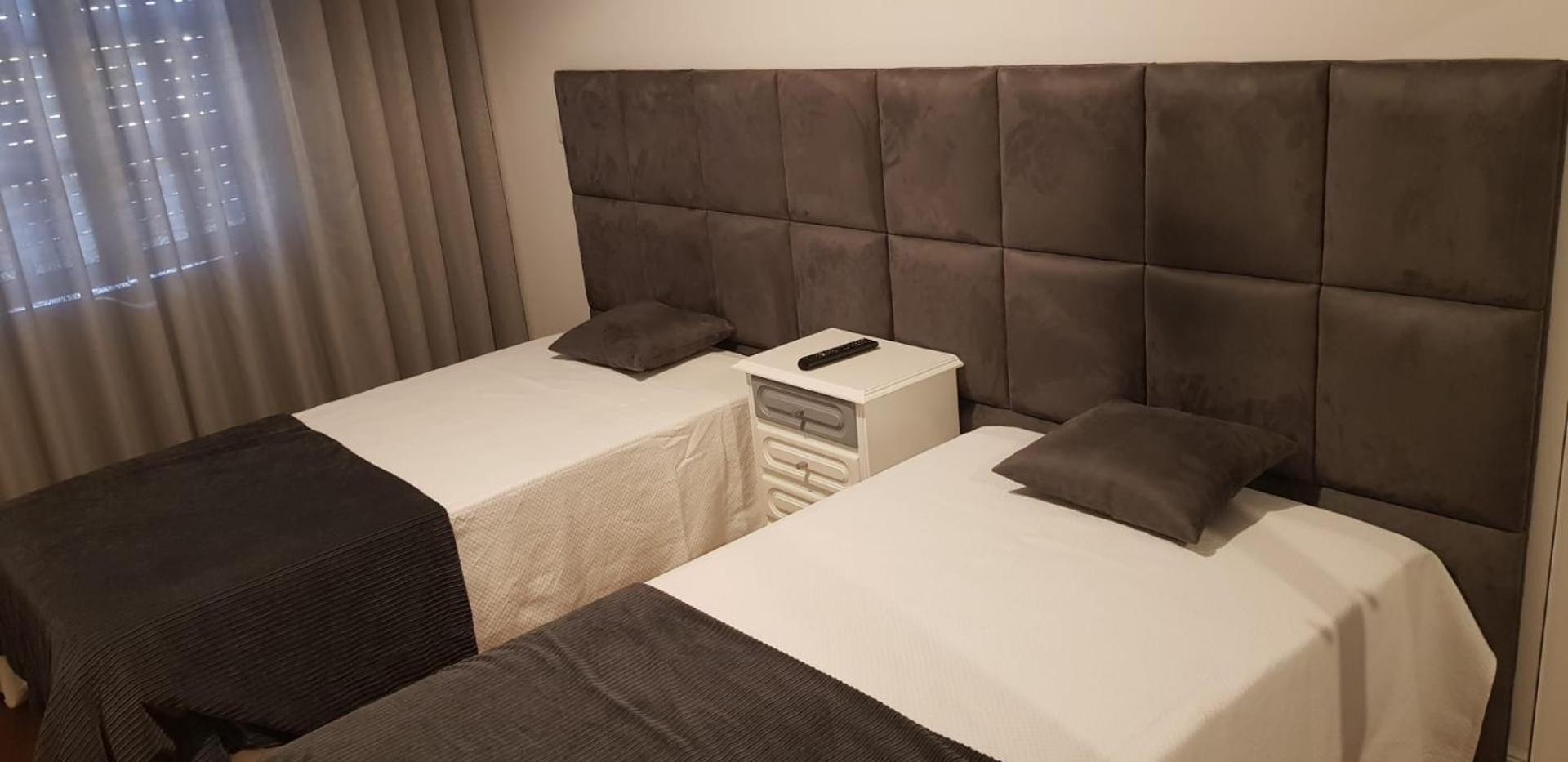 Twin Room with Bathroom - Photo 1