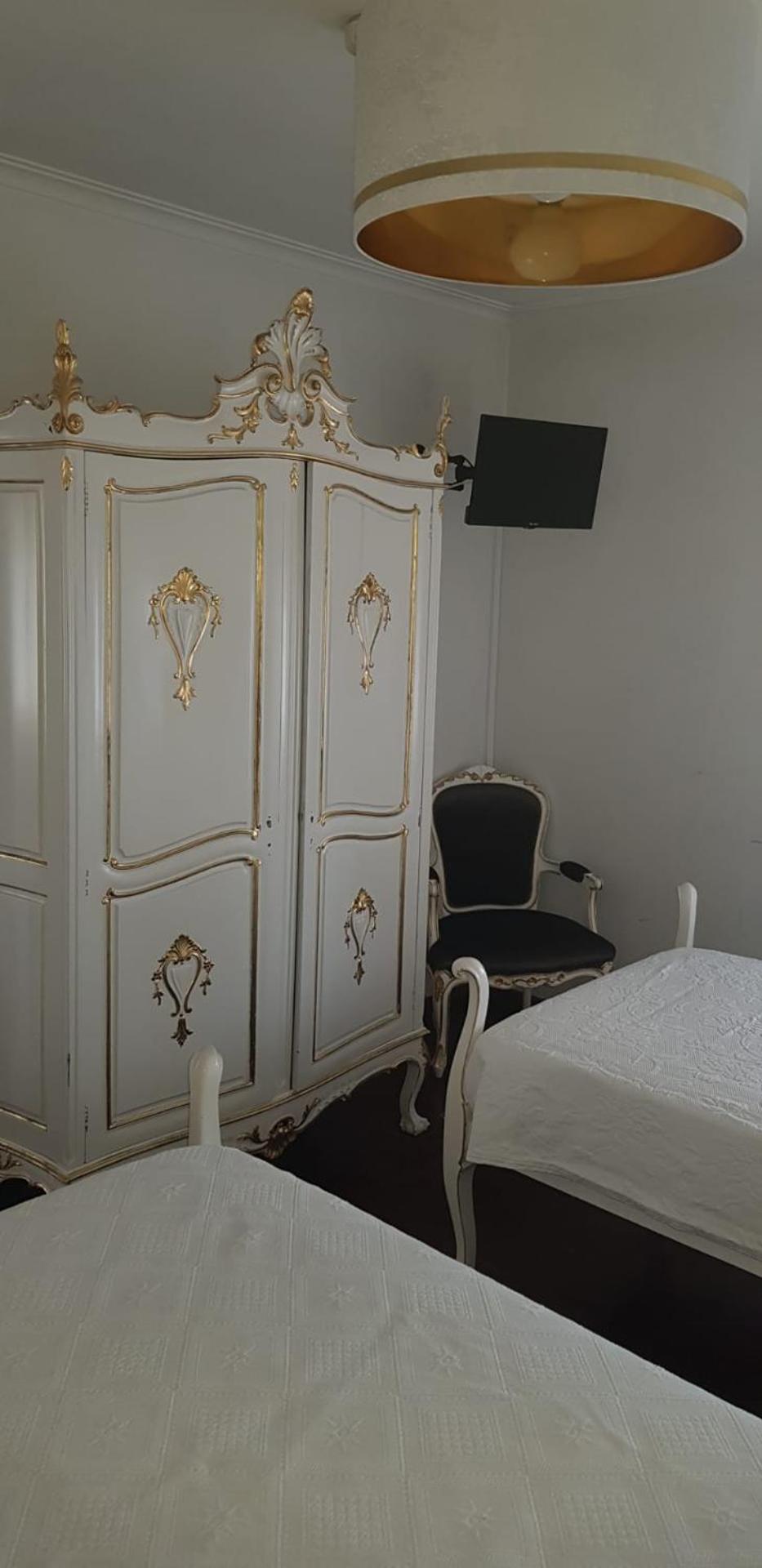 Twin Room with Bathroom - Photo 12