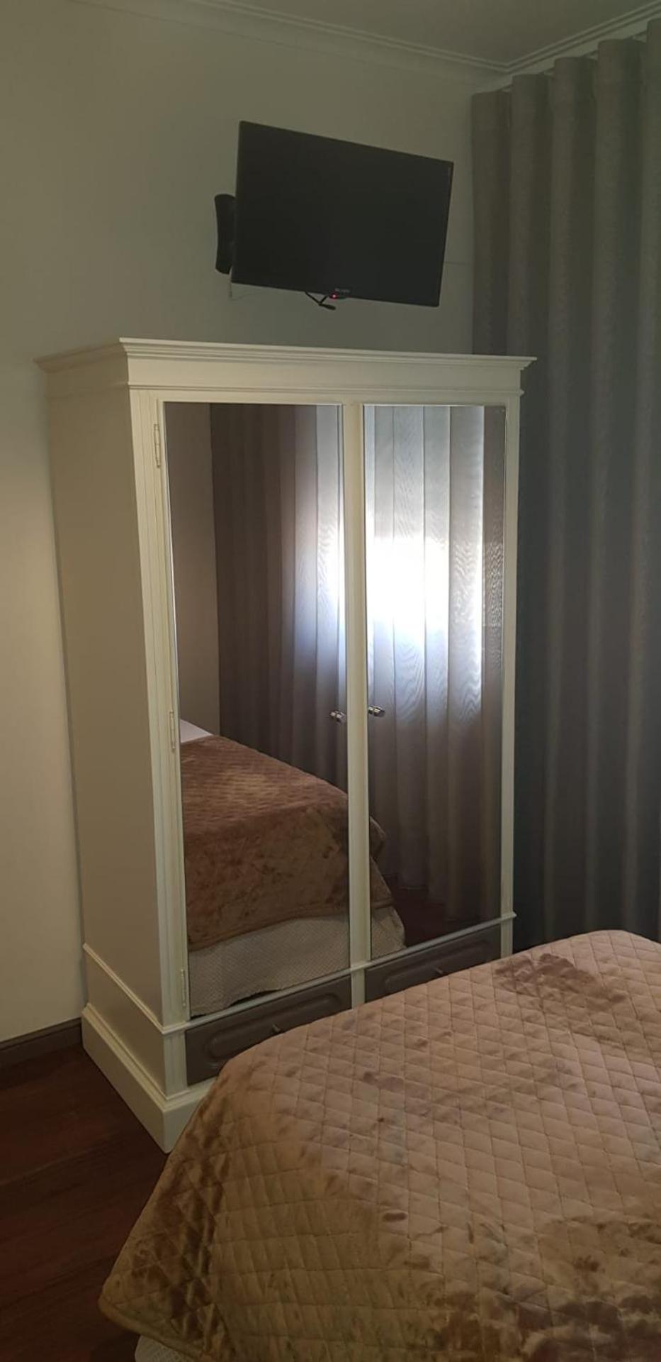 Twin Room with Bathroom - Photo 6