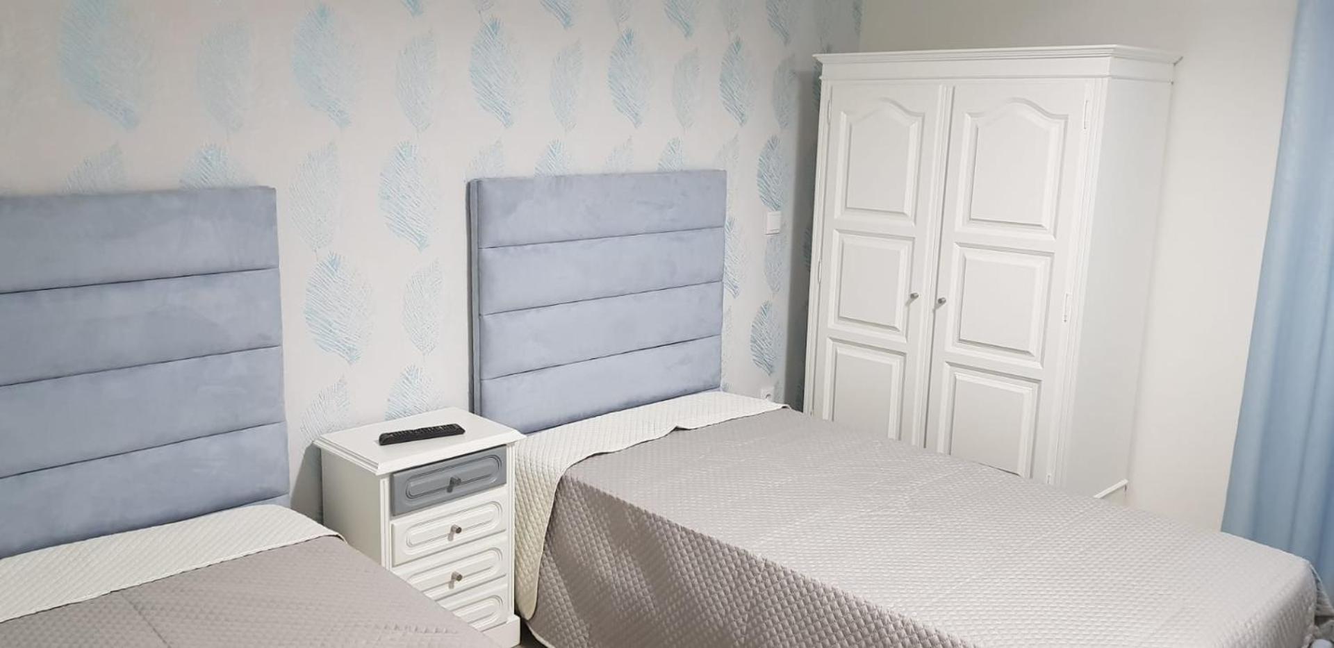 Twin Room with Bathroom - Photo 9