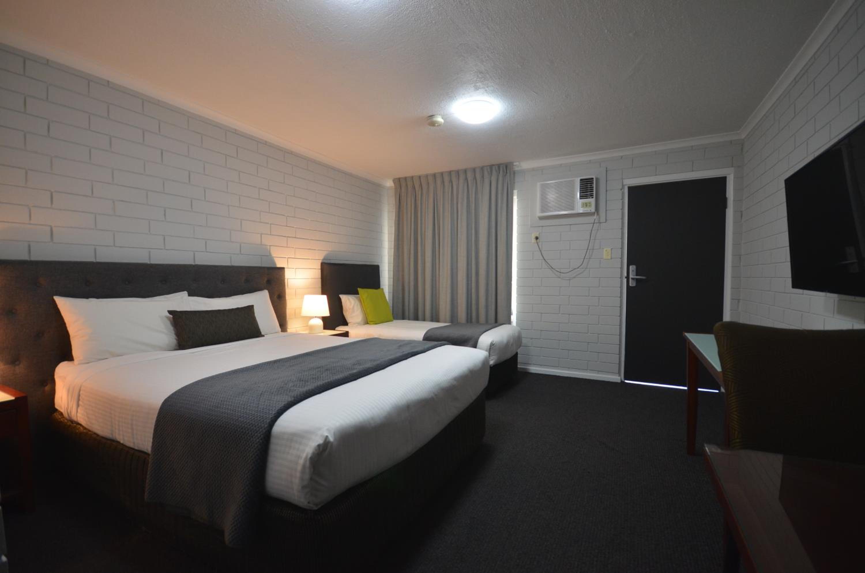 Deluxe Twin Room photo 3