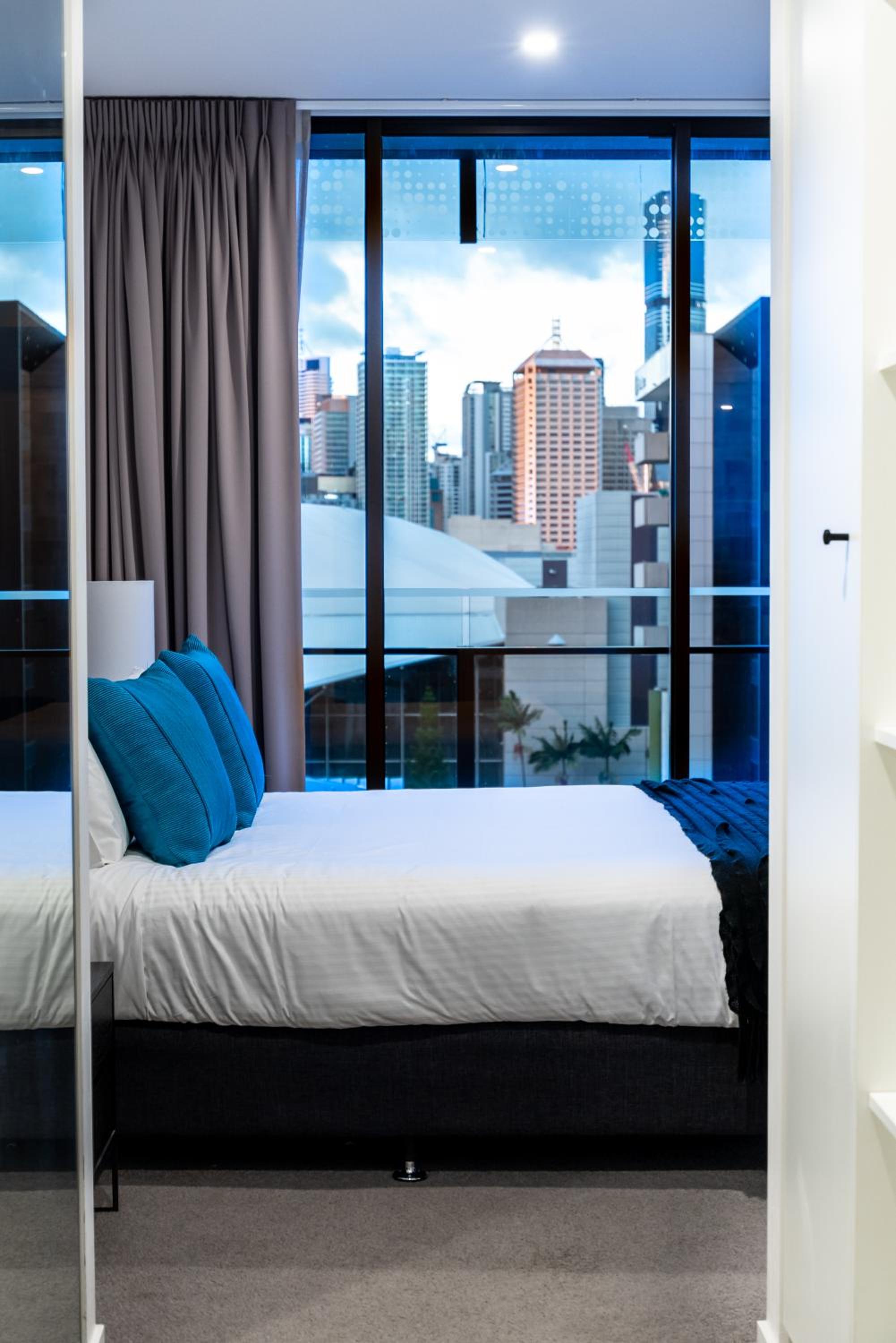 One-Bedroom Apartment with City View