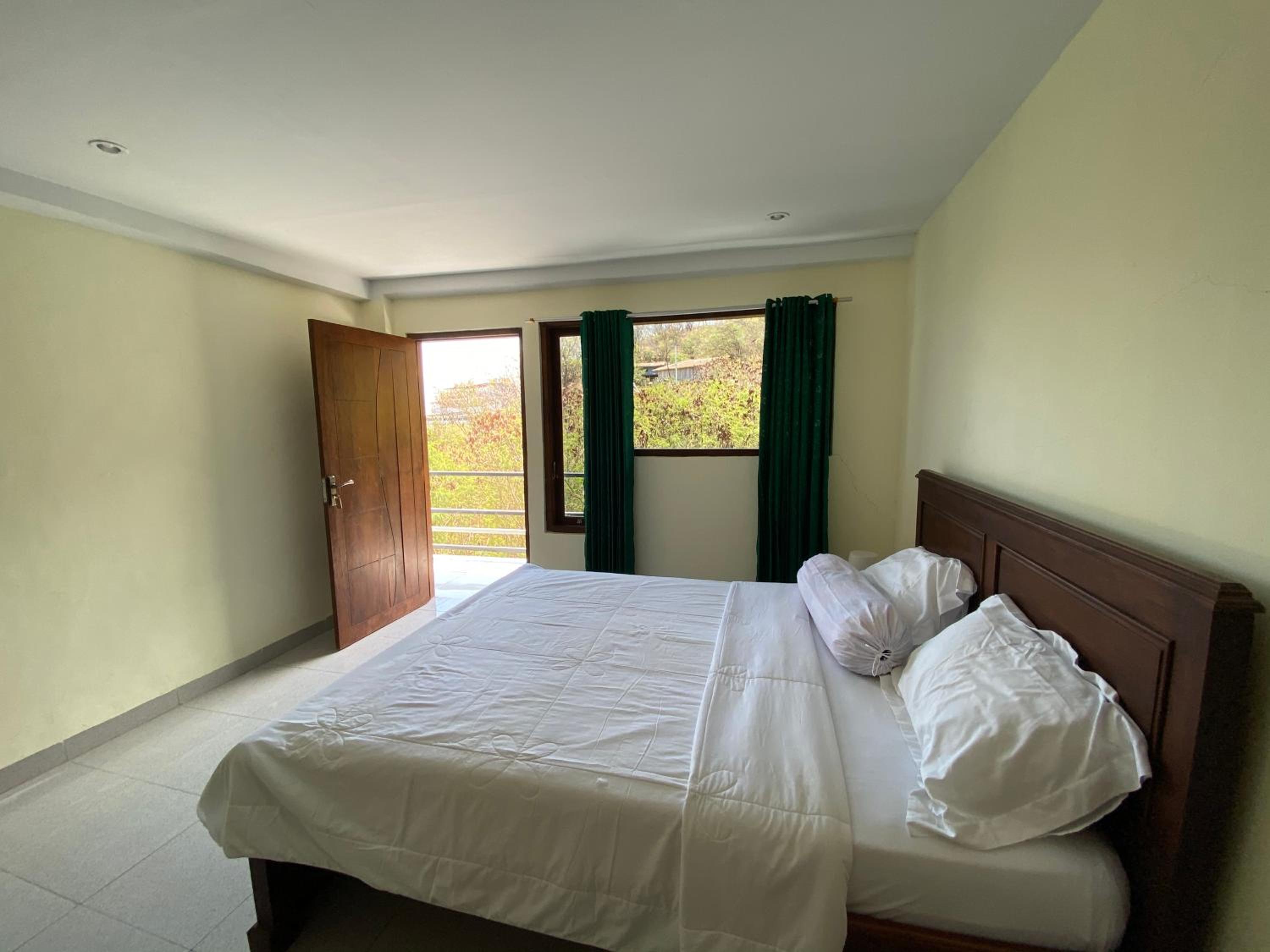 Deluxe Room - Photo 14