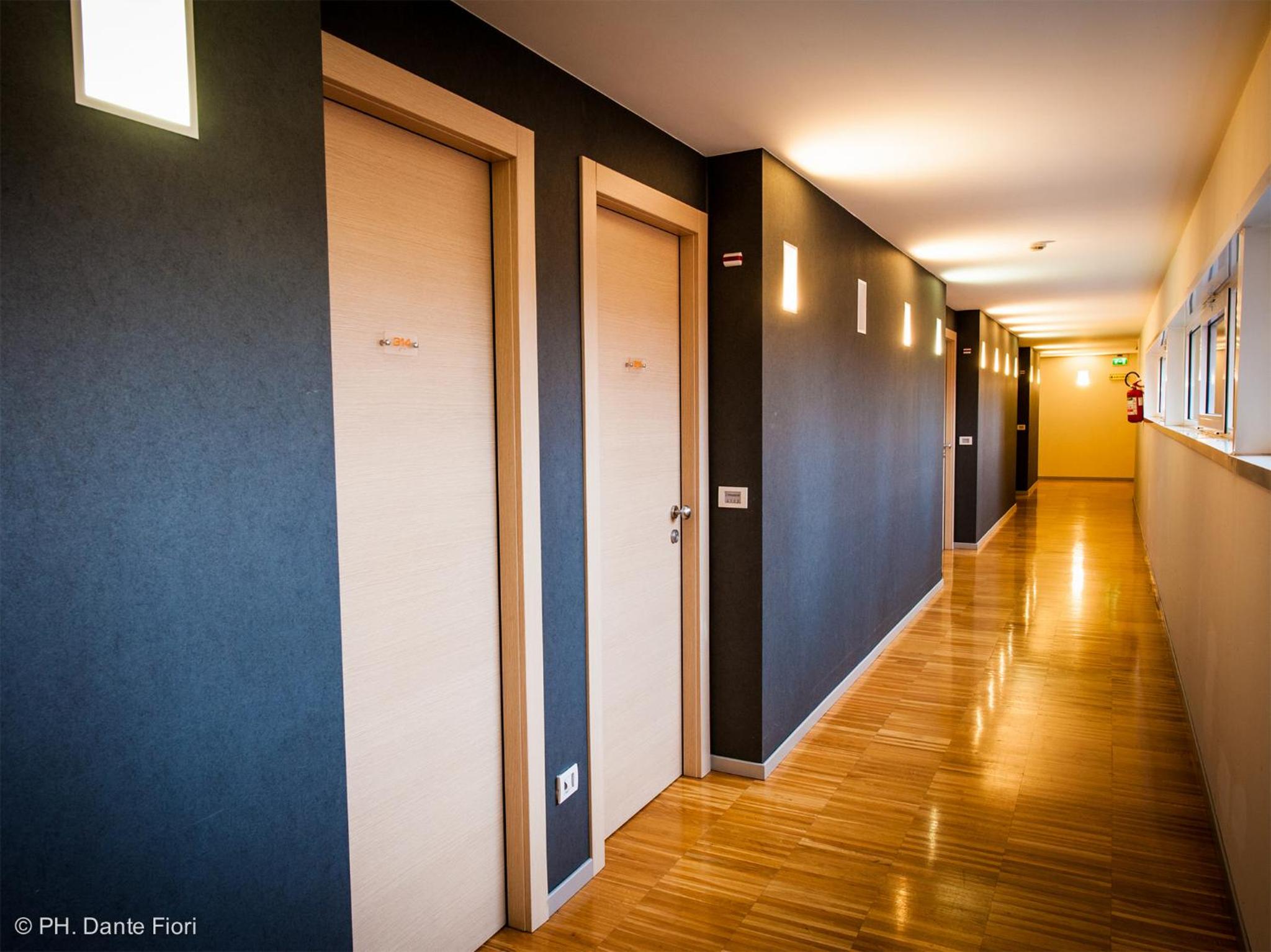 Twin Room - Photo 6