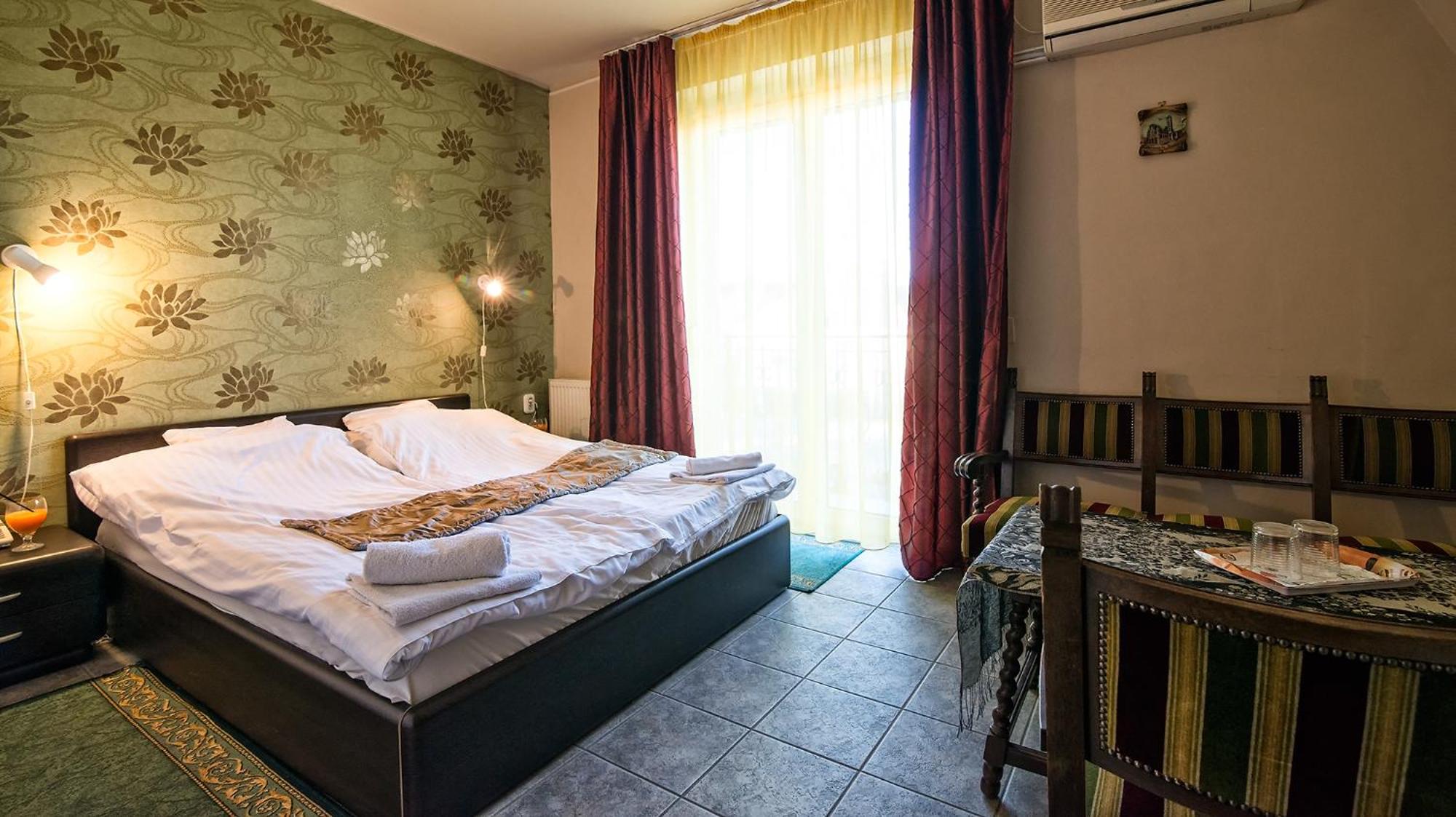 Deluxe Double Room - Photo 2