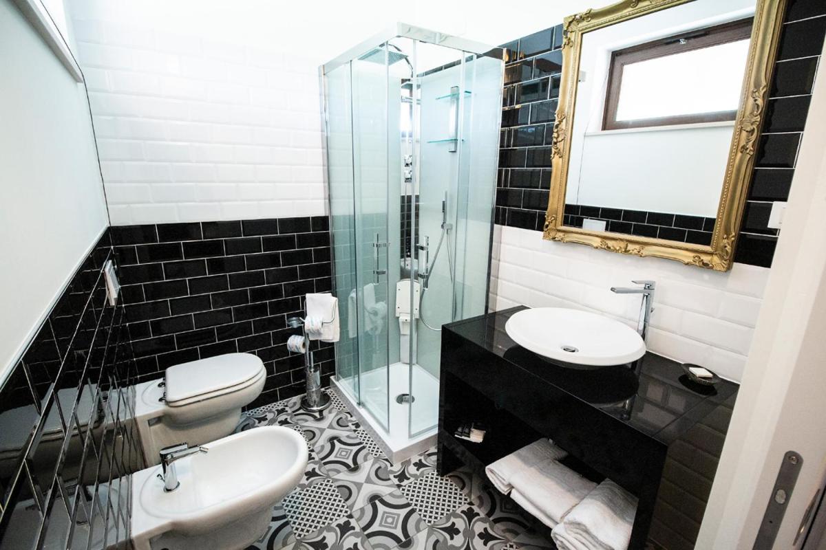 Superior Double Room - Photo 17