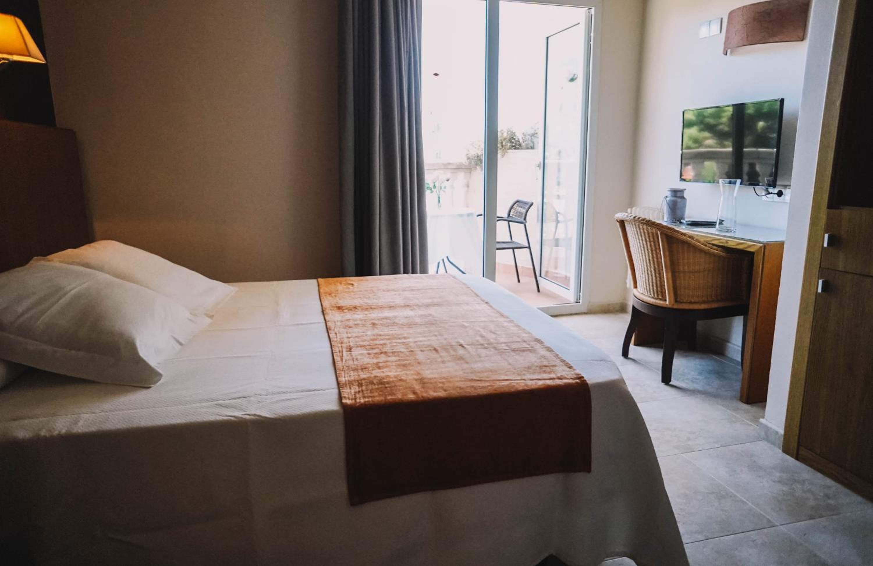 Superior Double Room (1 Adult) - Photo 2
