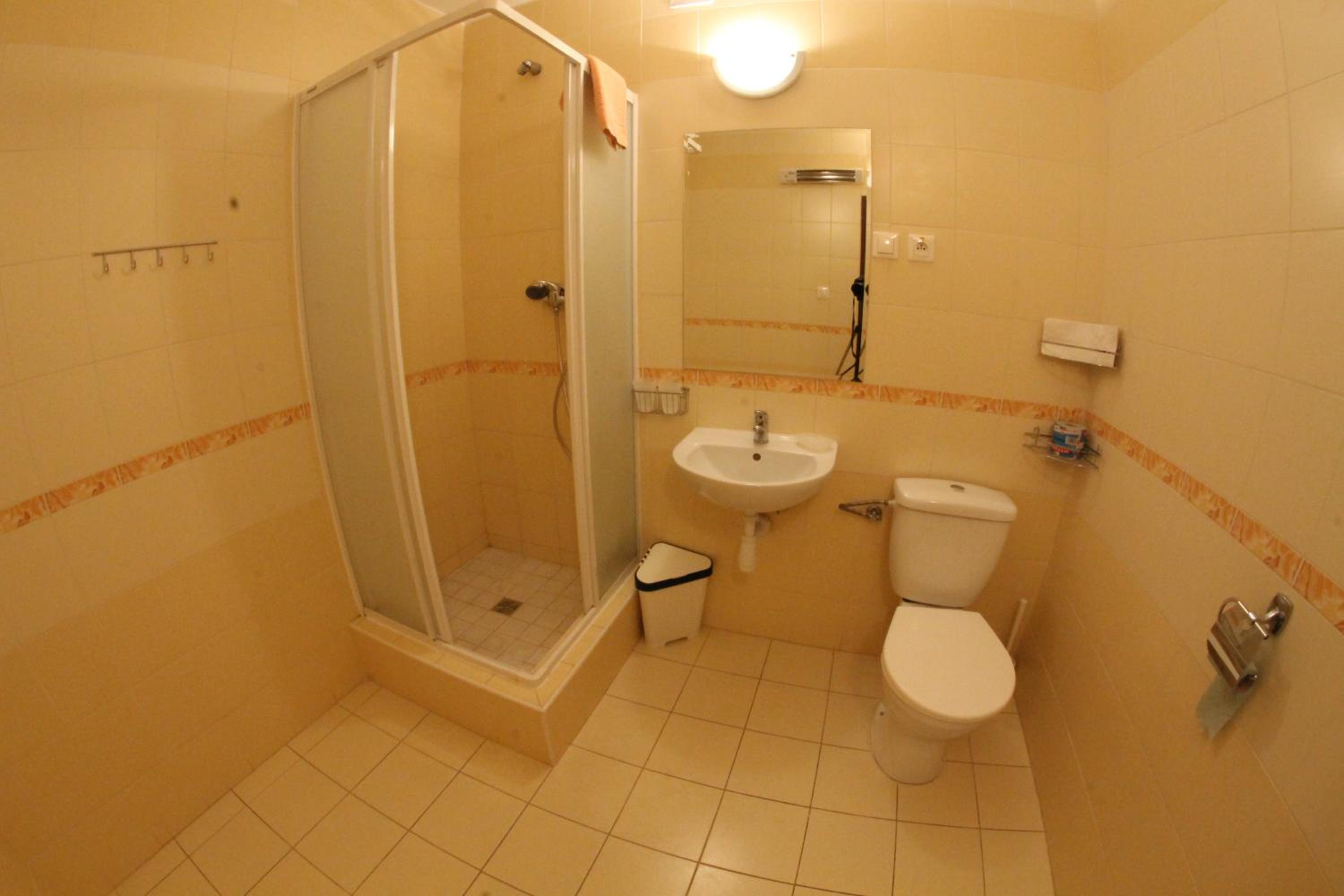 Apartment - Photo 2