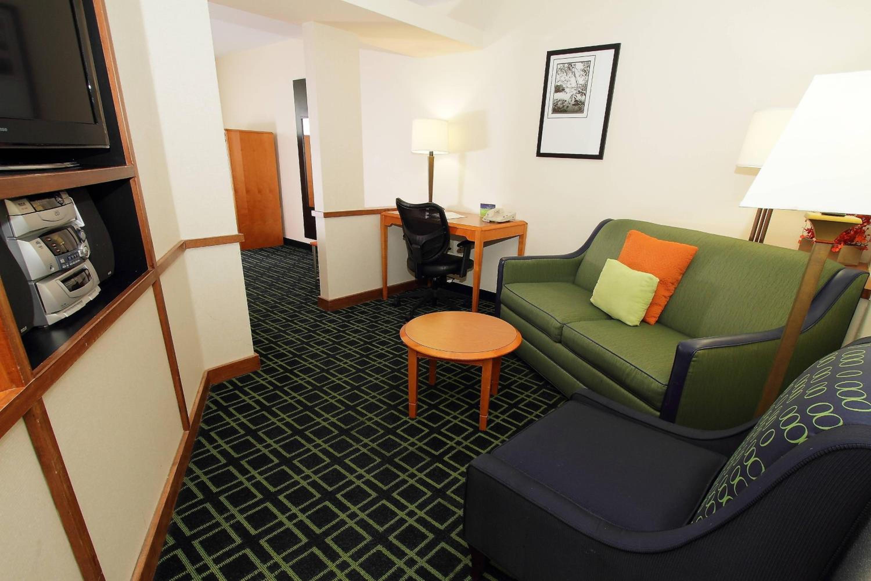 Larger King Suite with Bathtub and Sofa Bed - Mobility Access