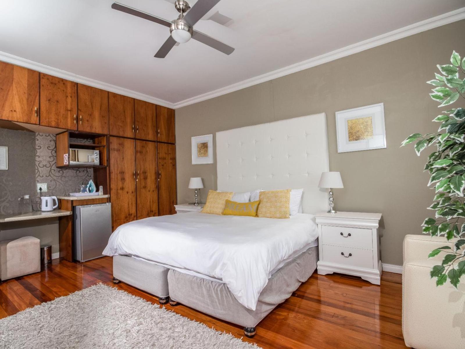 Superior King Room - Photo 3