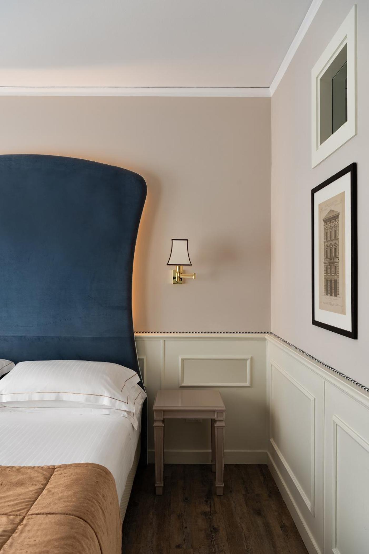 Small Double Room - Photo 6