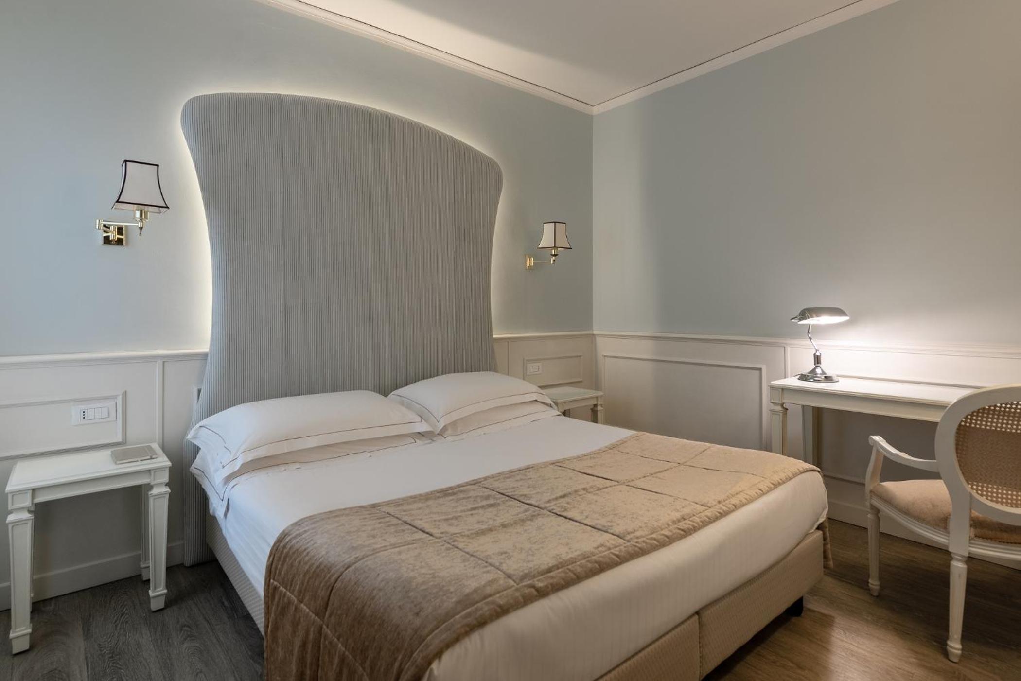 Small Double Room - Photo 1