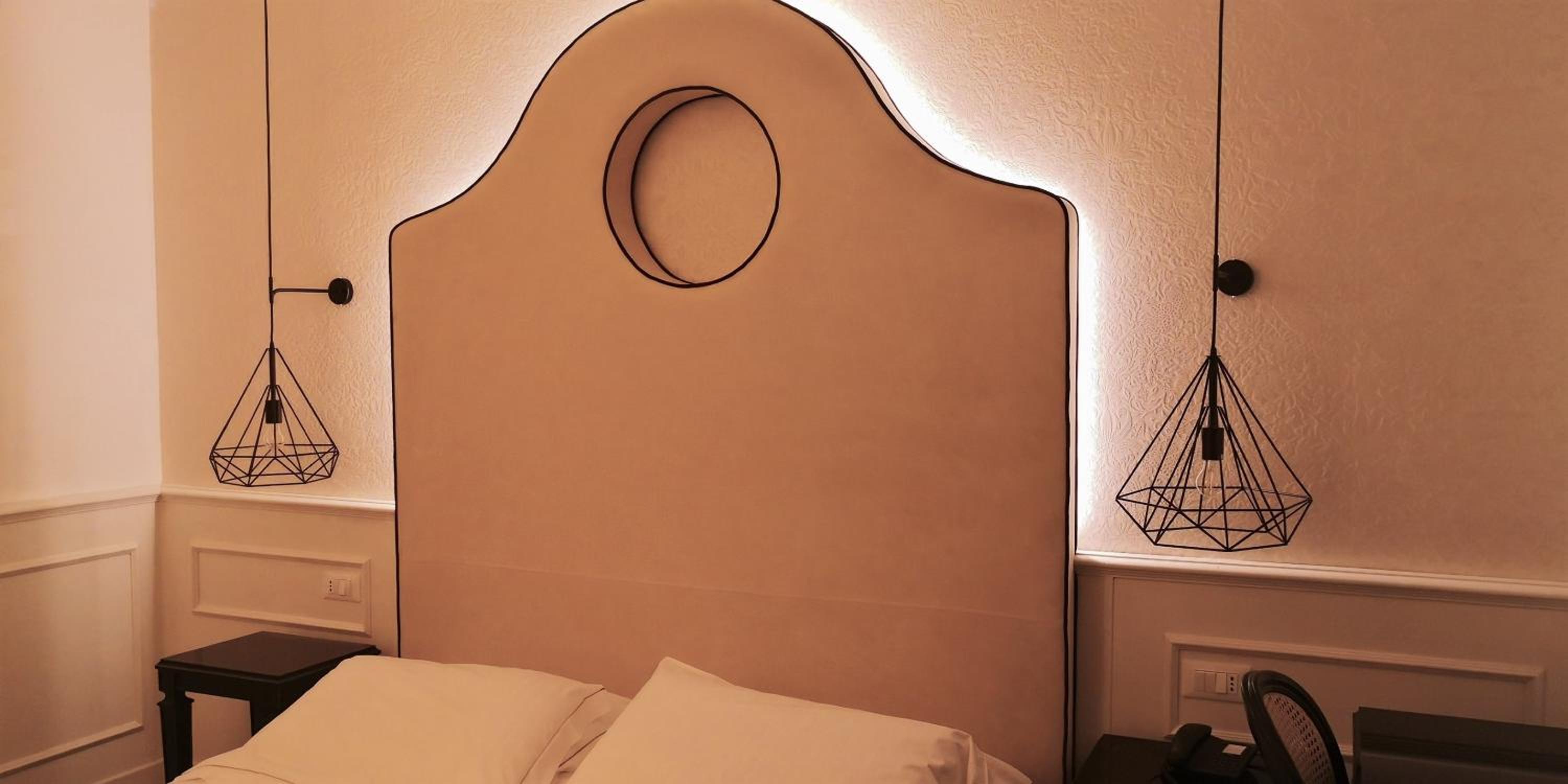 Small Double Room - Photo 10