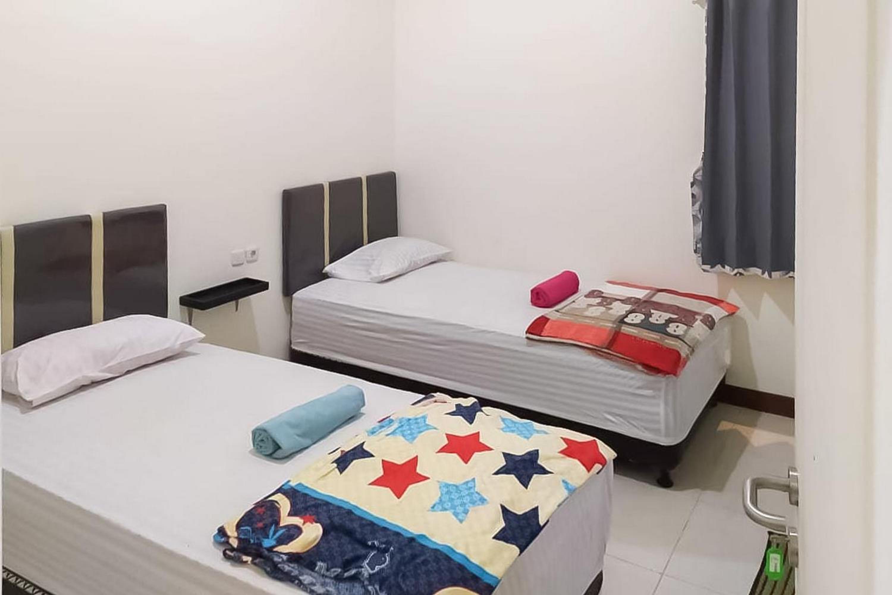 Standard Twin Room - Photo 1