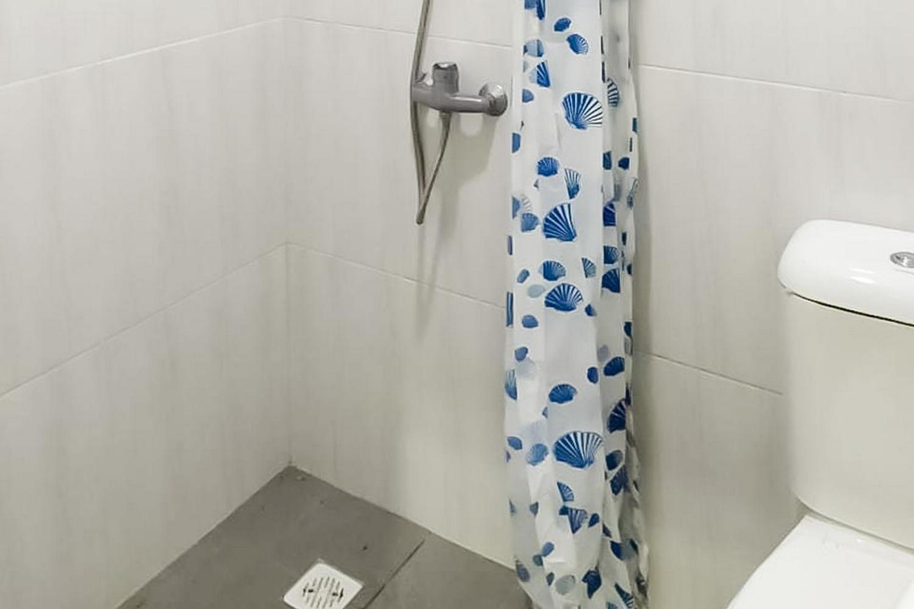 Standard Twin Room - Photo 2