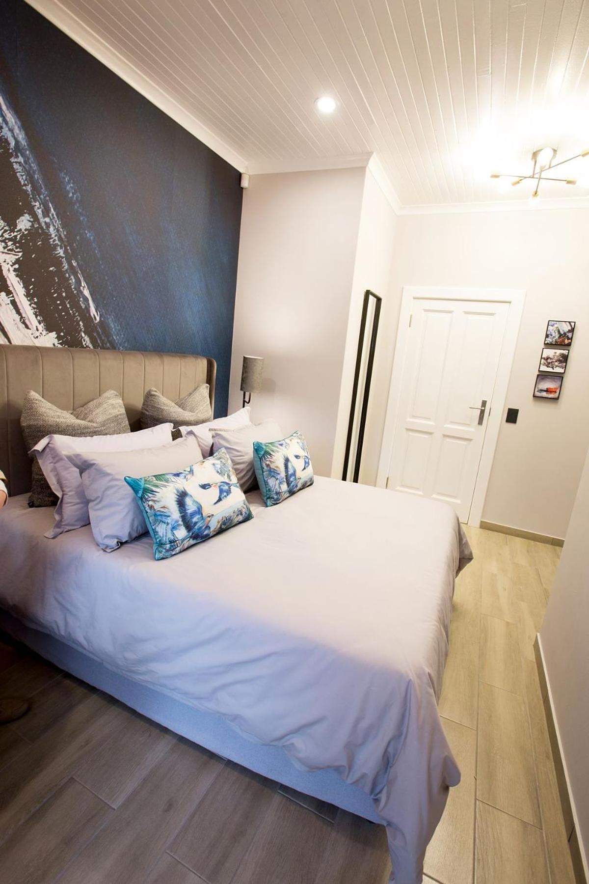 Standard Queen Room photo 1