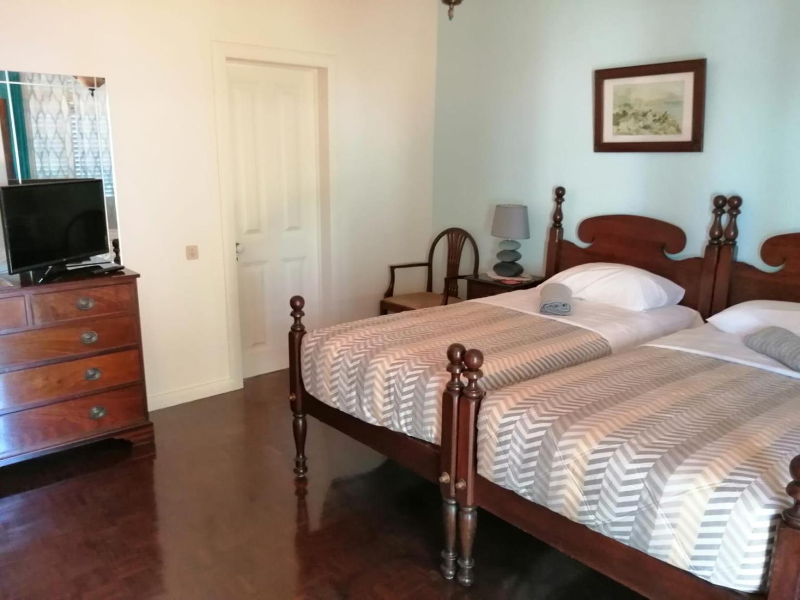 Large Twin Room photo 1