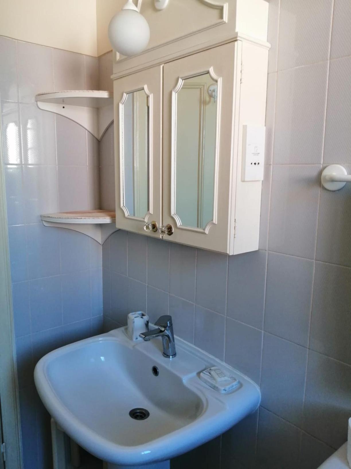 Twin Room with Sea View photo 3