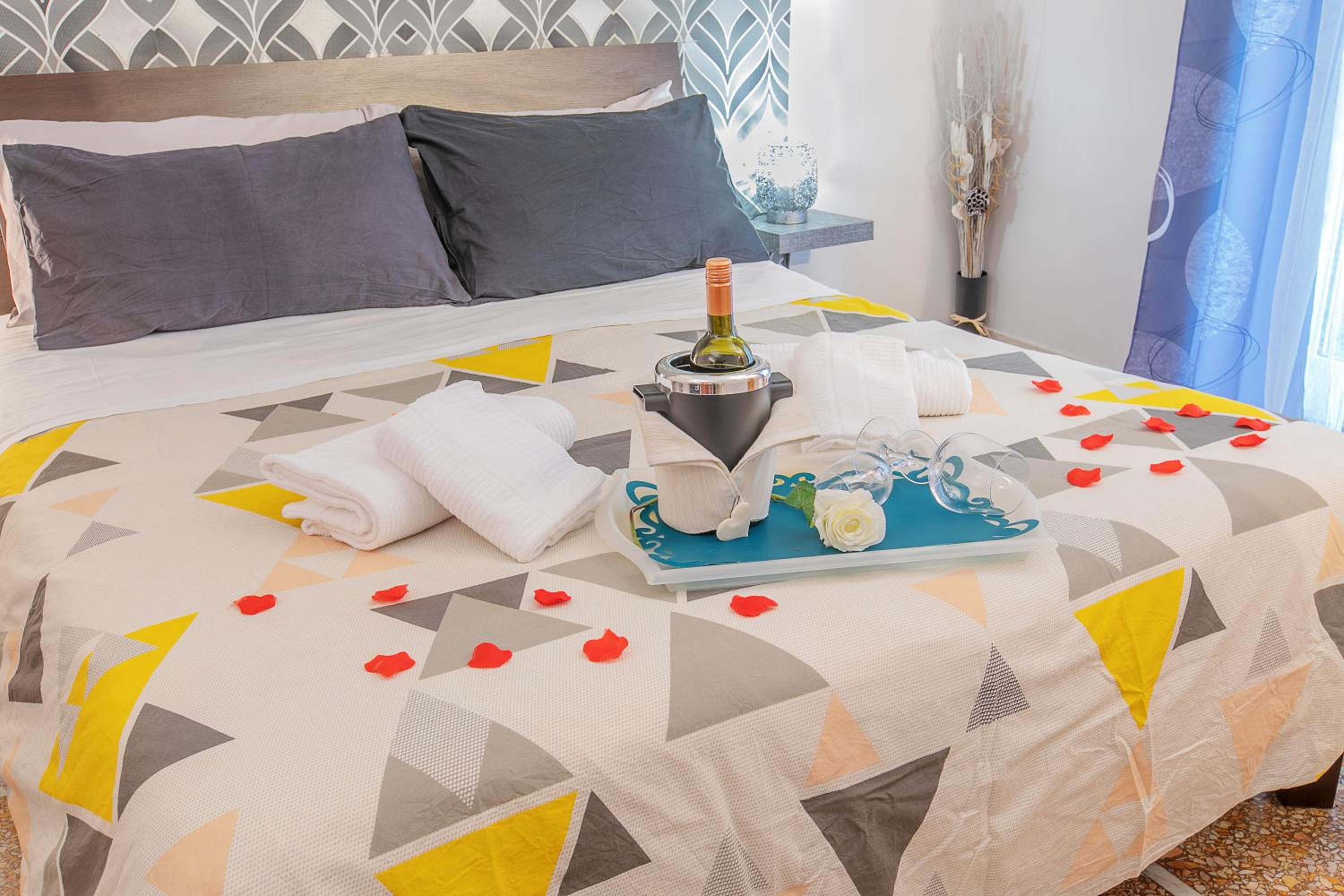 Large Double Room photo 3