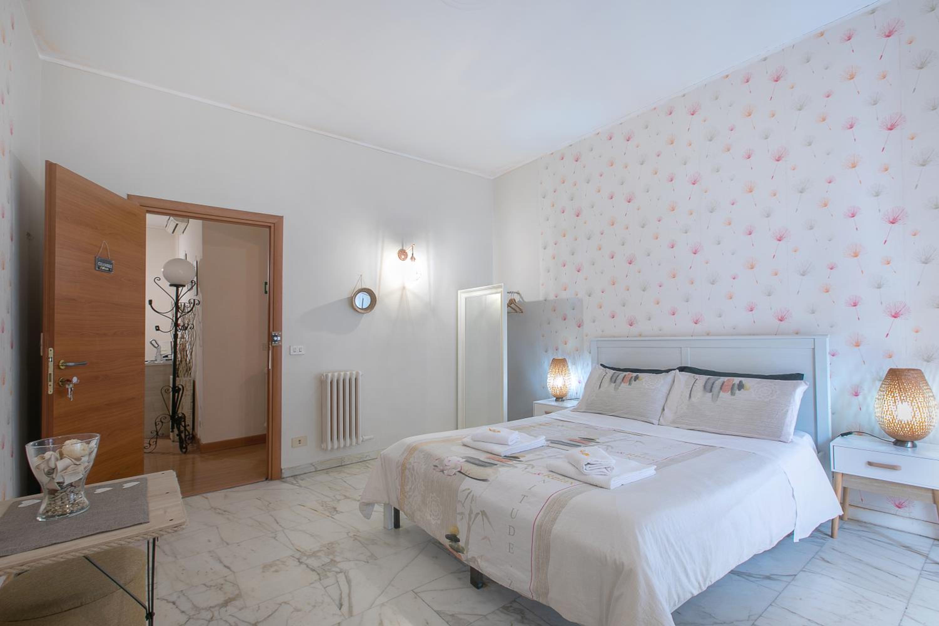 Double Room with Private External Bathroom photo 2