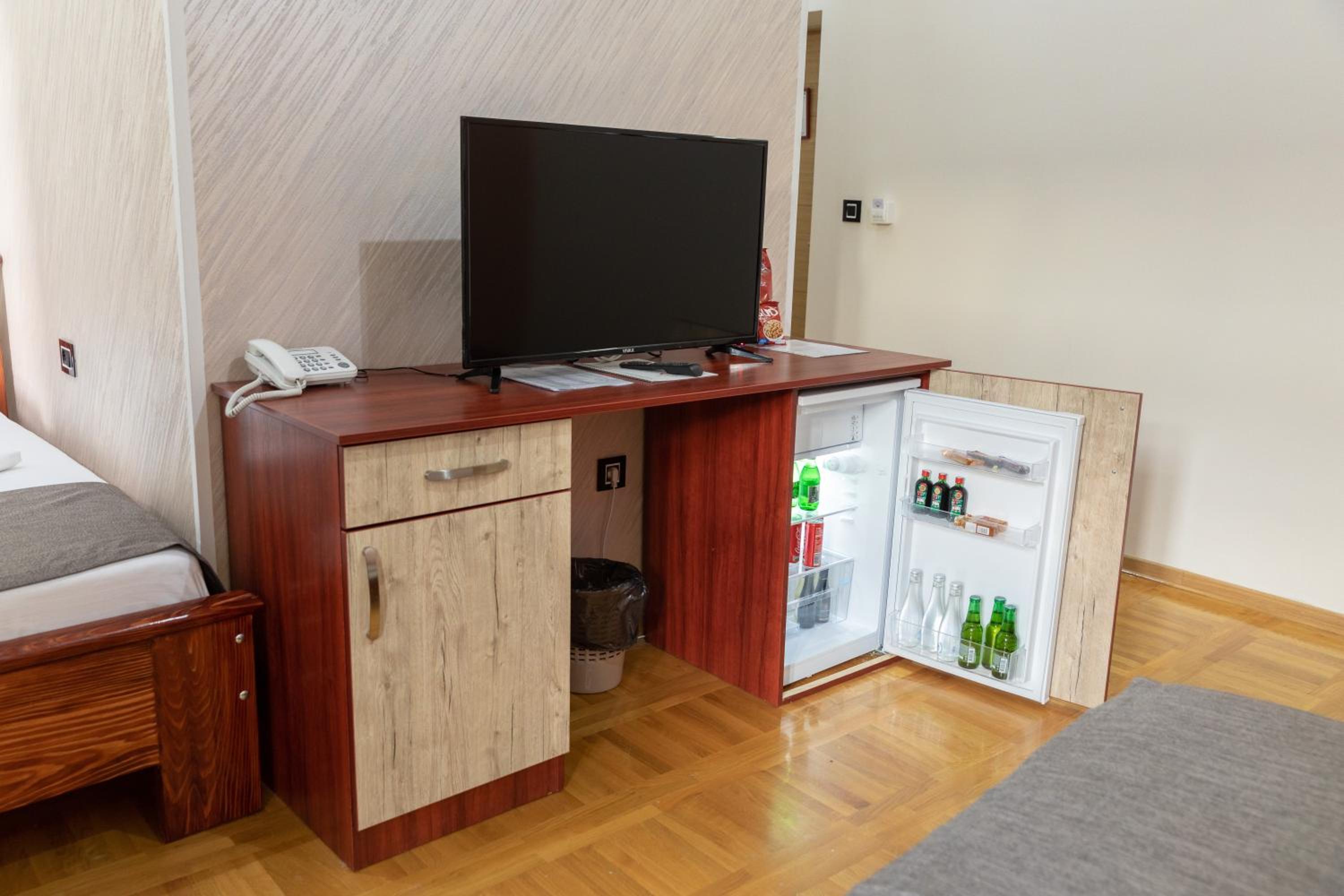 Twin Room - Photo 2