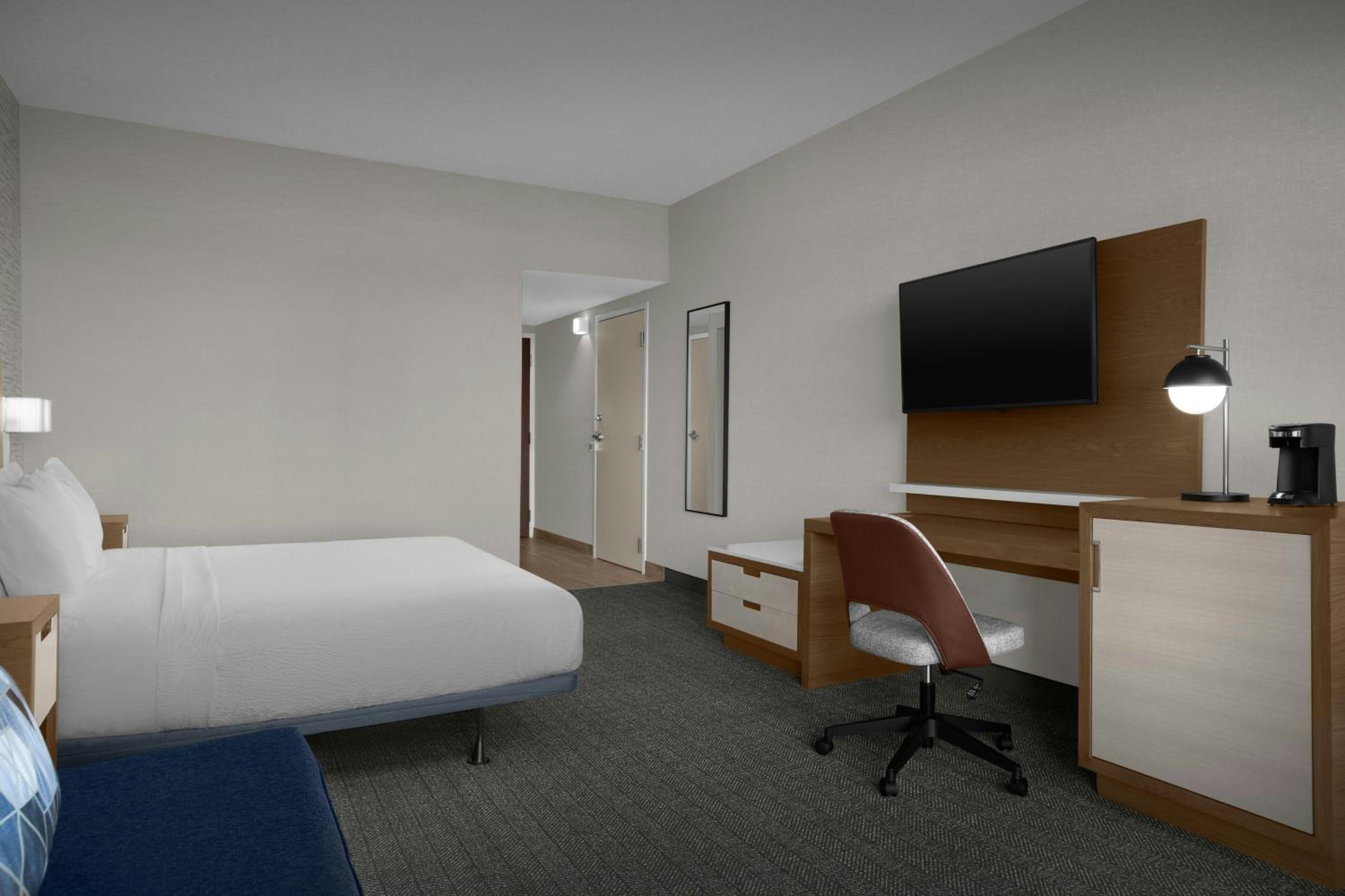 King Room with Bathtub and Sofa Bed - Mobility Access