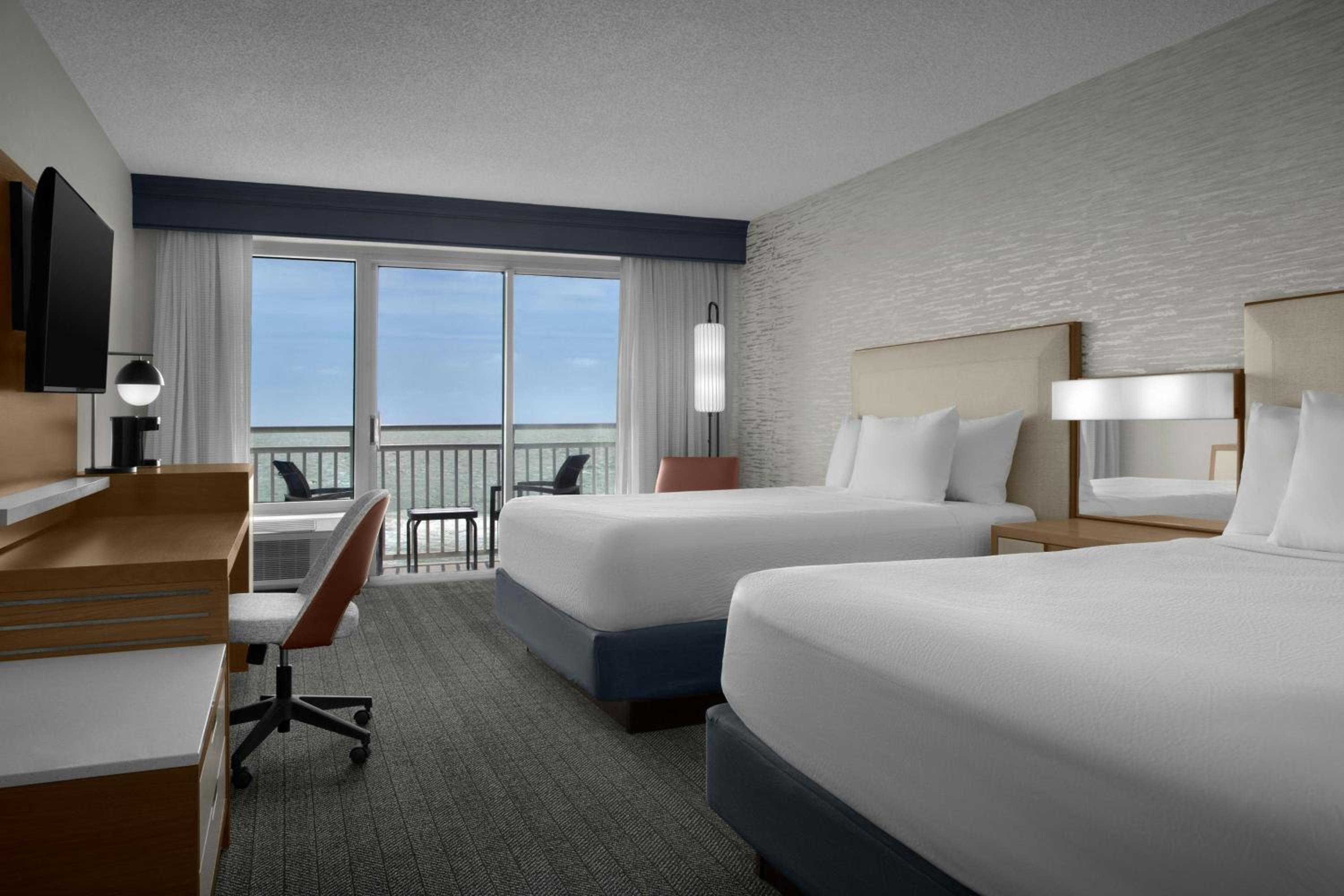 Queen Room with Two Queen Beds and High Floor