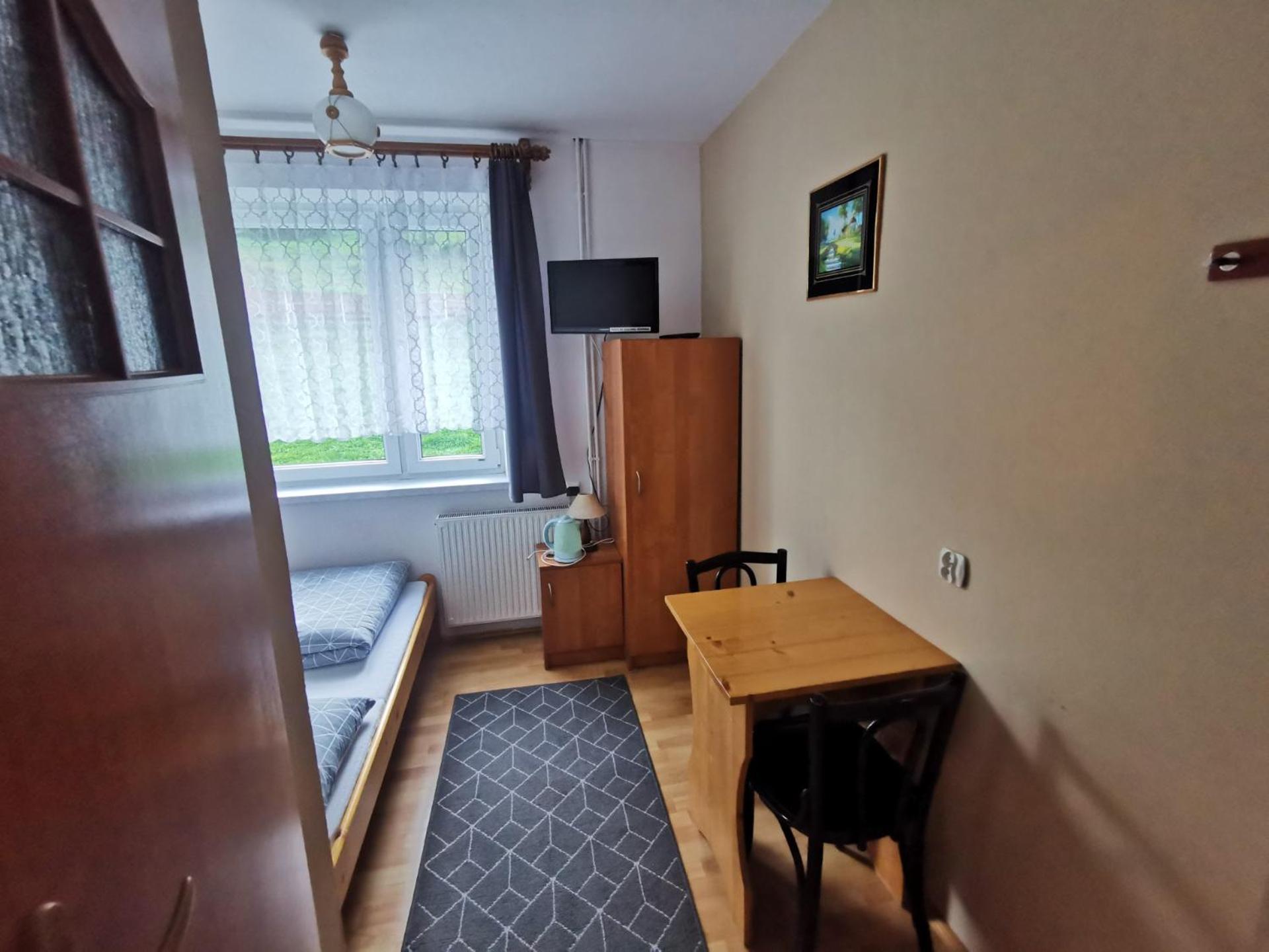 Double Room with Private Bathroom photo 2