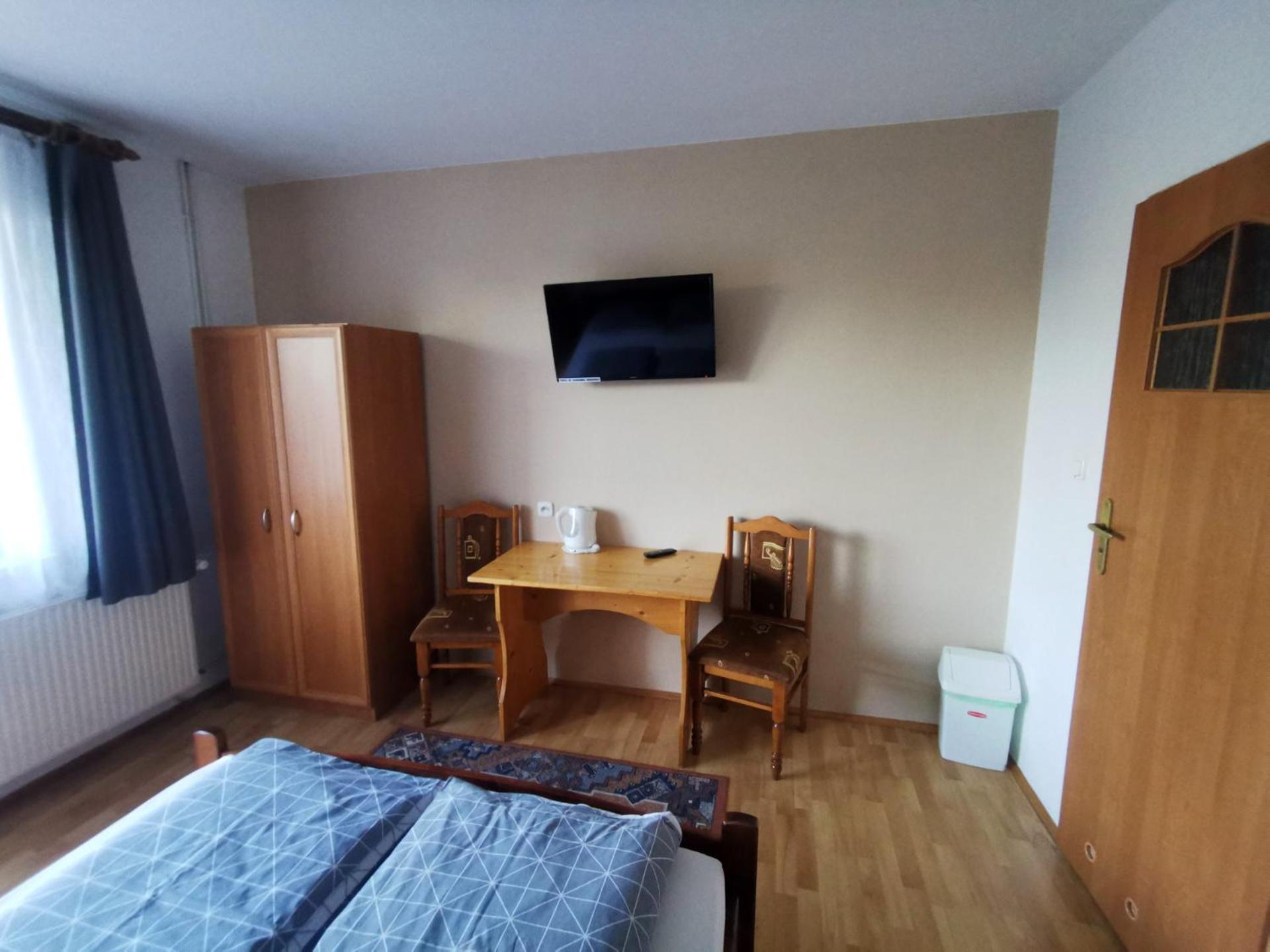 Double Room with Private Bathroom photo 2