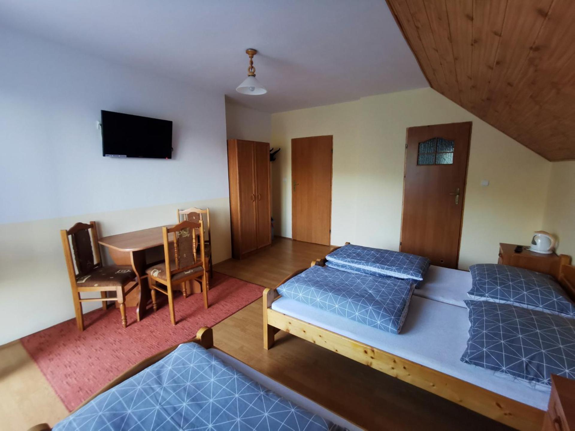 Triple Room with Private Bathroom photo 2