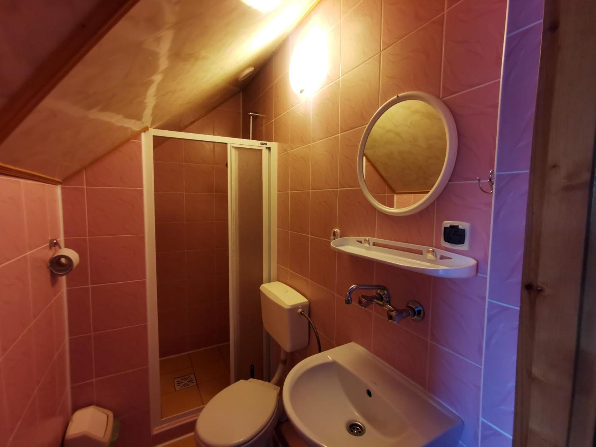 Triple Room with Private Bathroom photo 3
