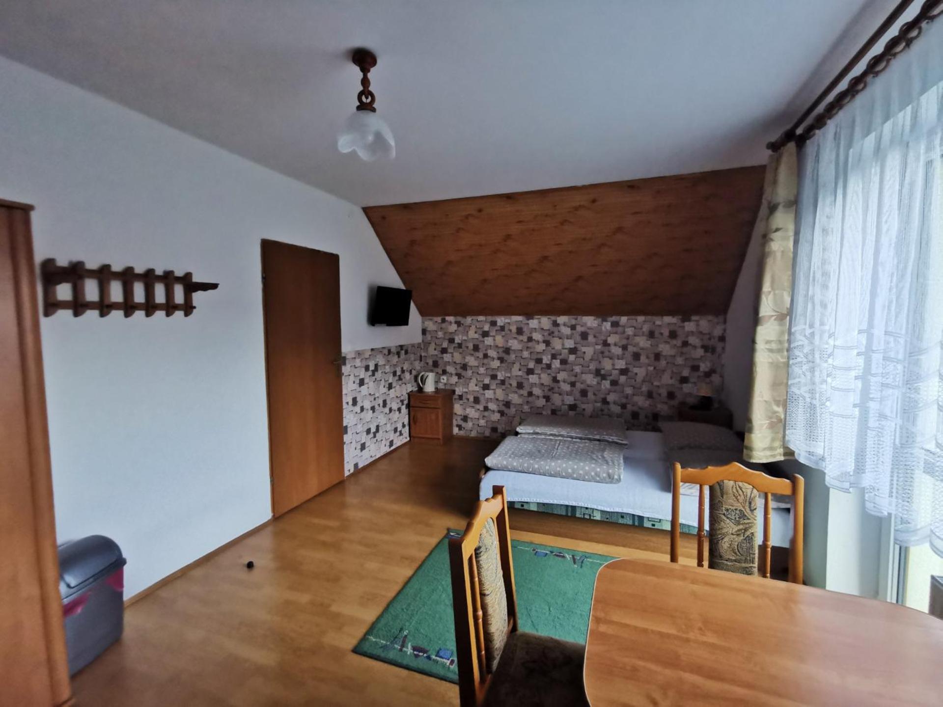Triple Room with Private Bathroom photo 3