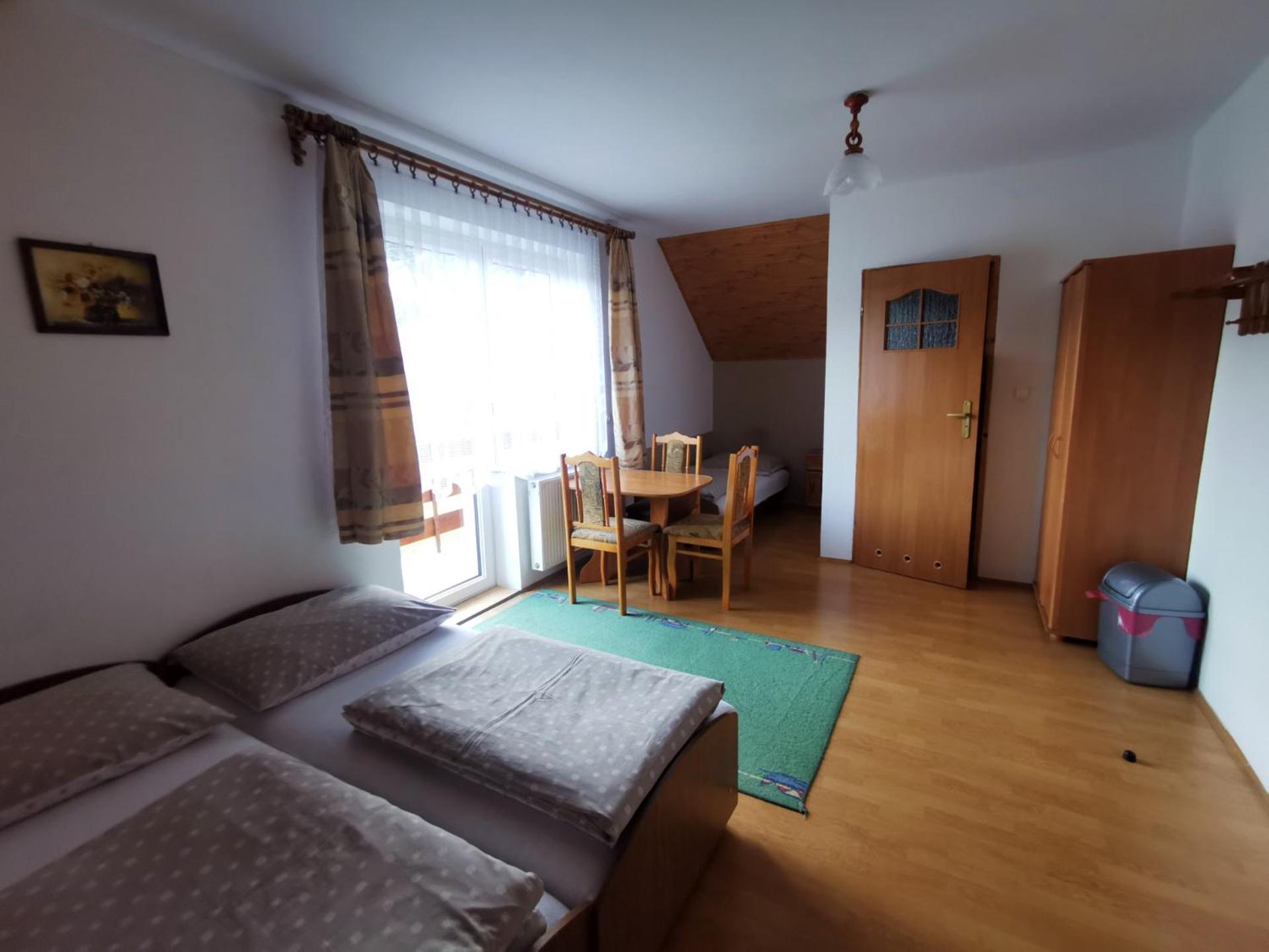 Triple Room with Private Bathroom photo 1