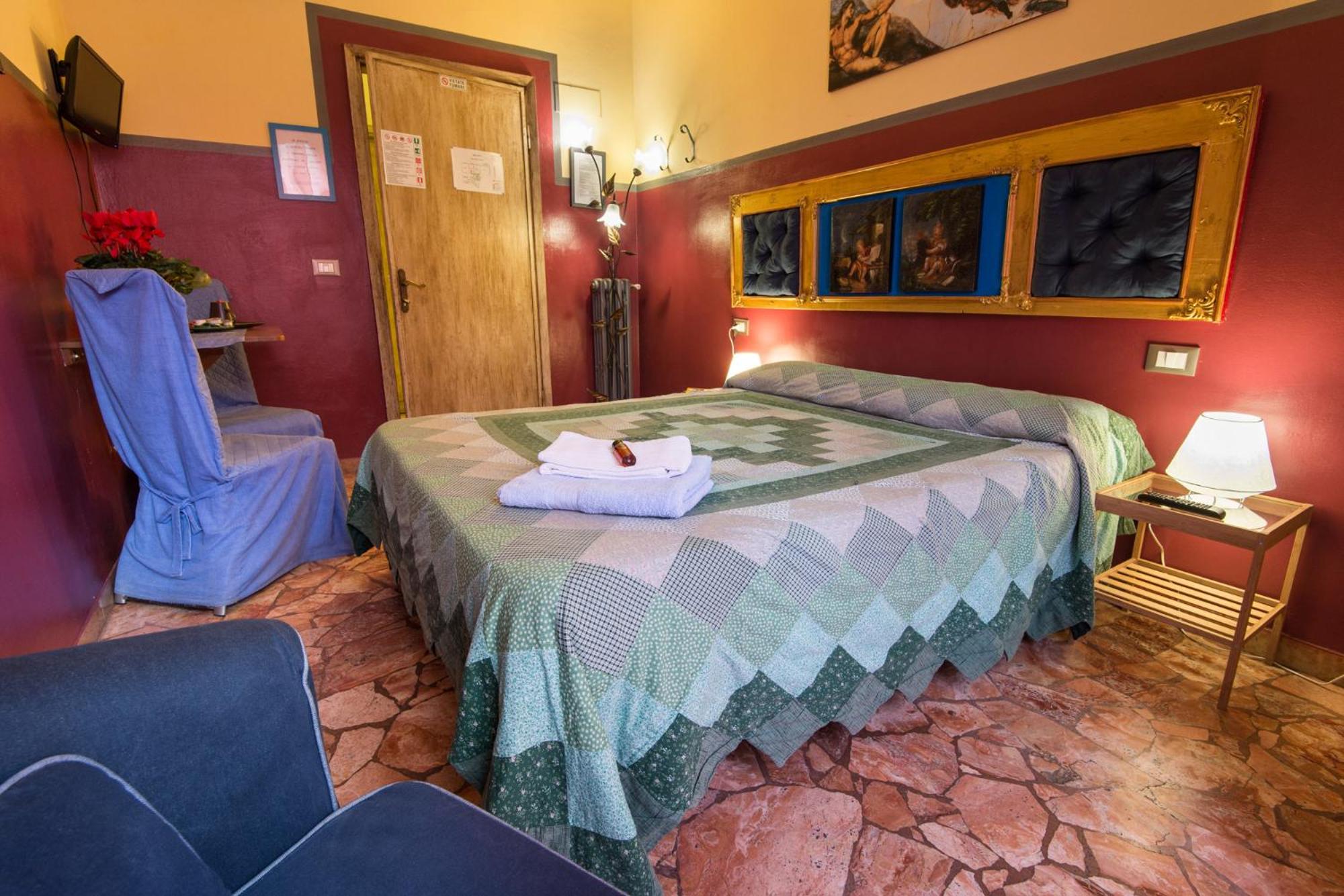 Single Room with Shared Bathroom