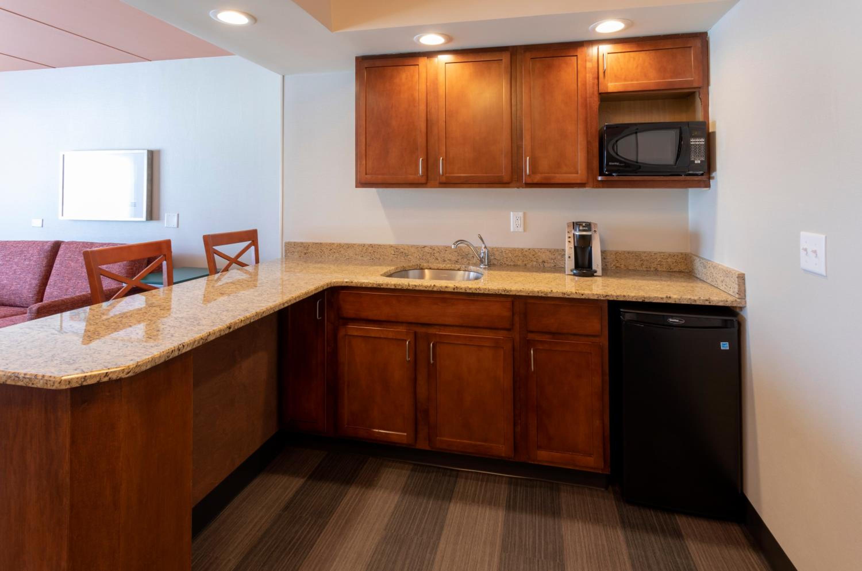 One-Bedroom King Suite with Sofa Bed - Photo 4