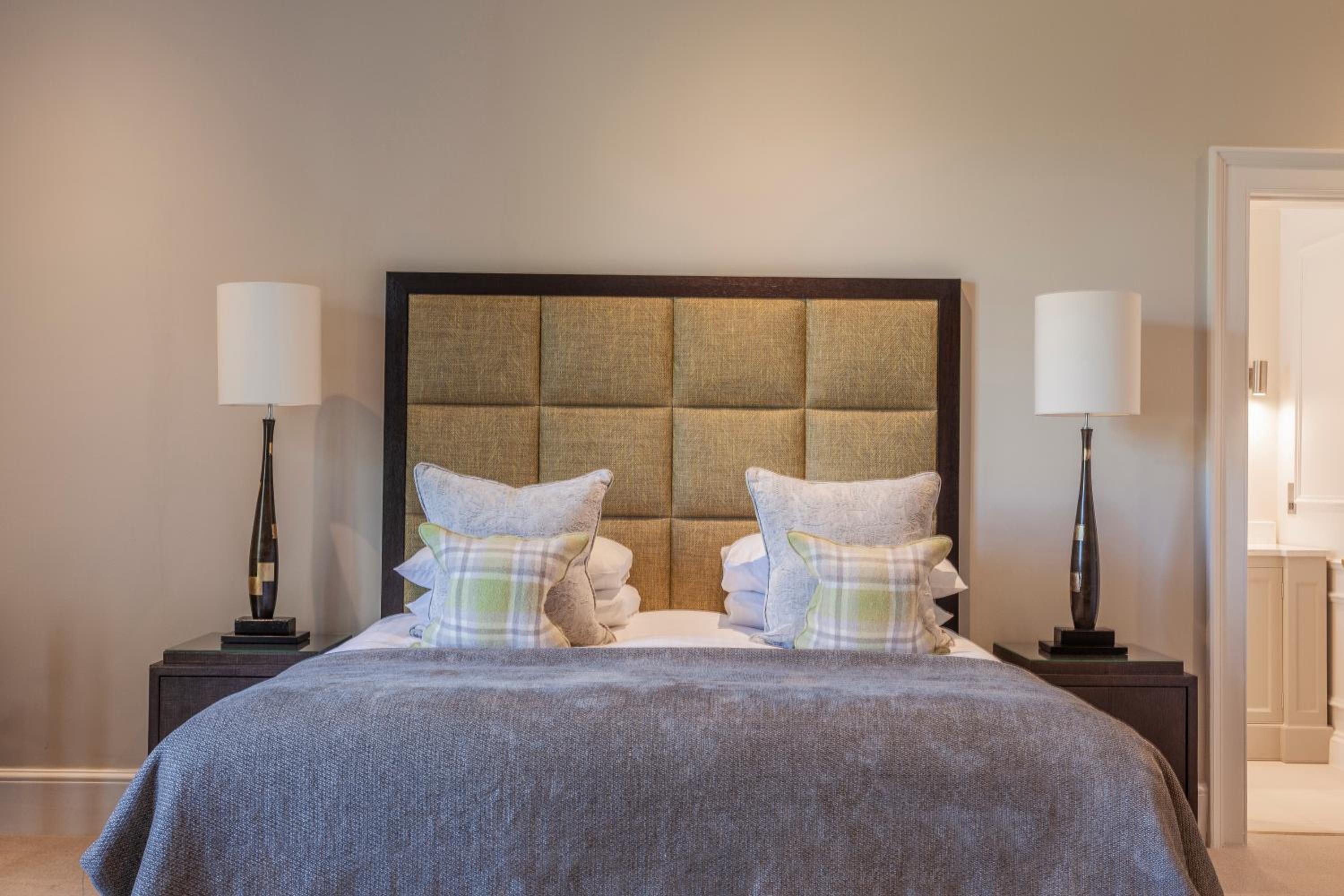Feature Room - Photo 6