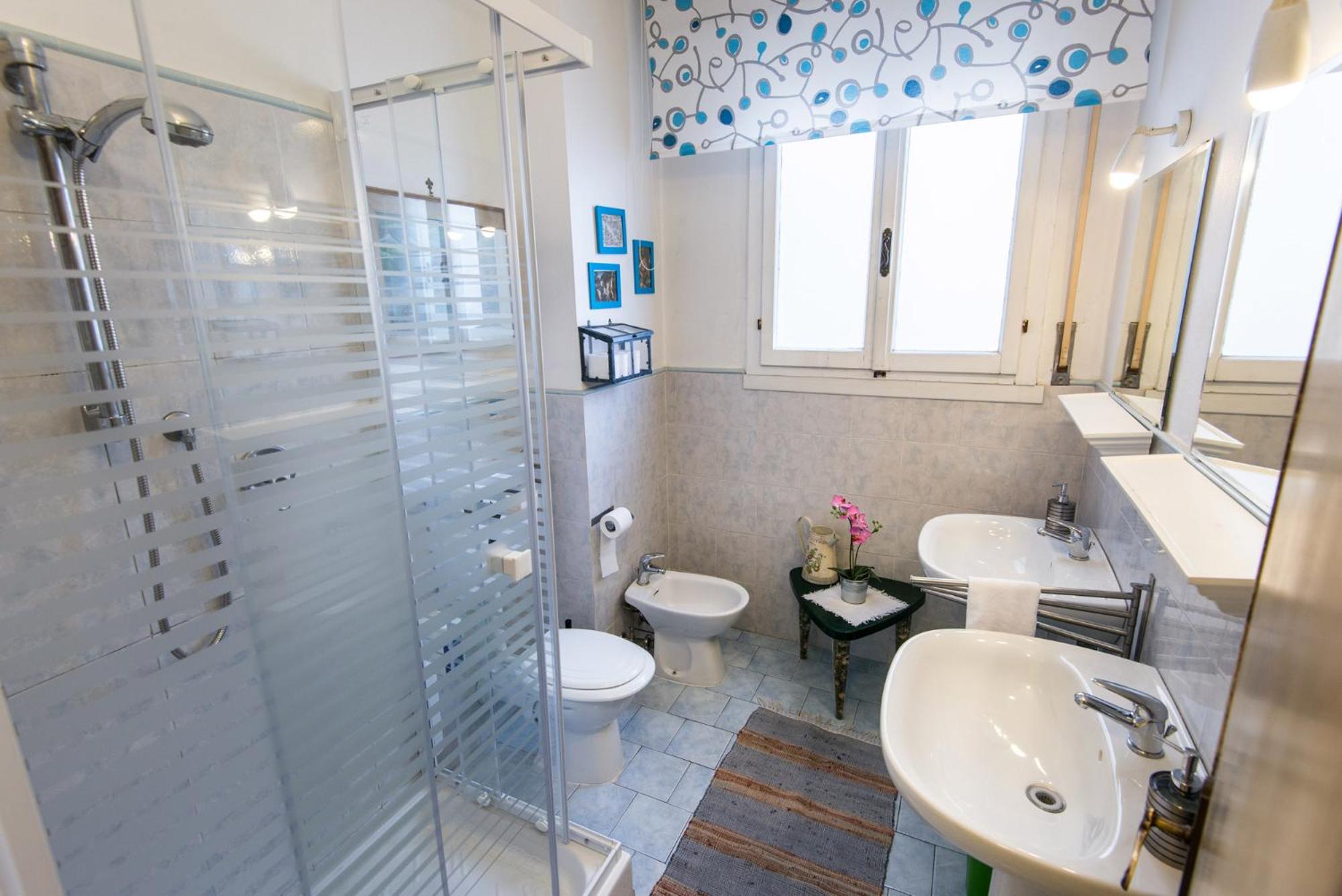 Double or Twin Room with Shared Bathroom photo 3