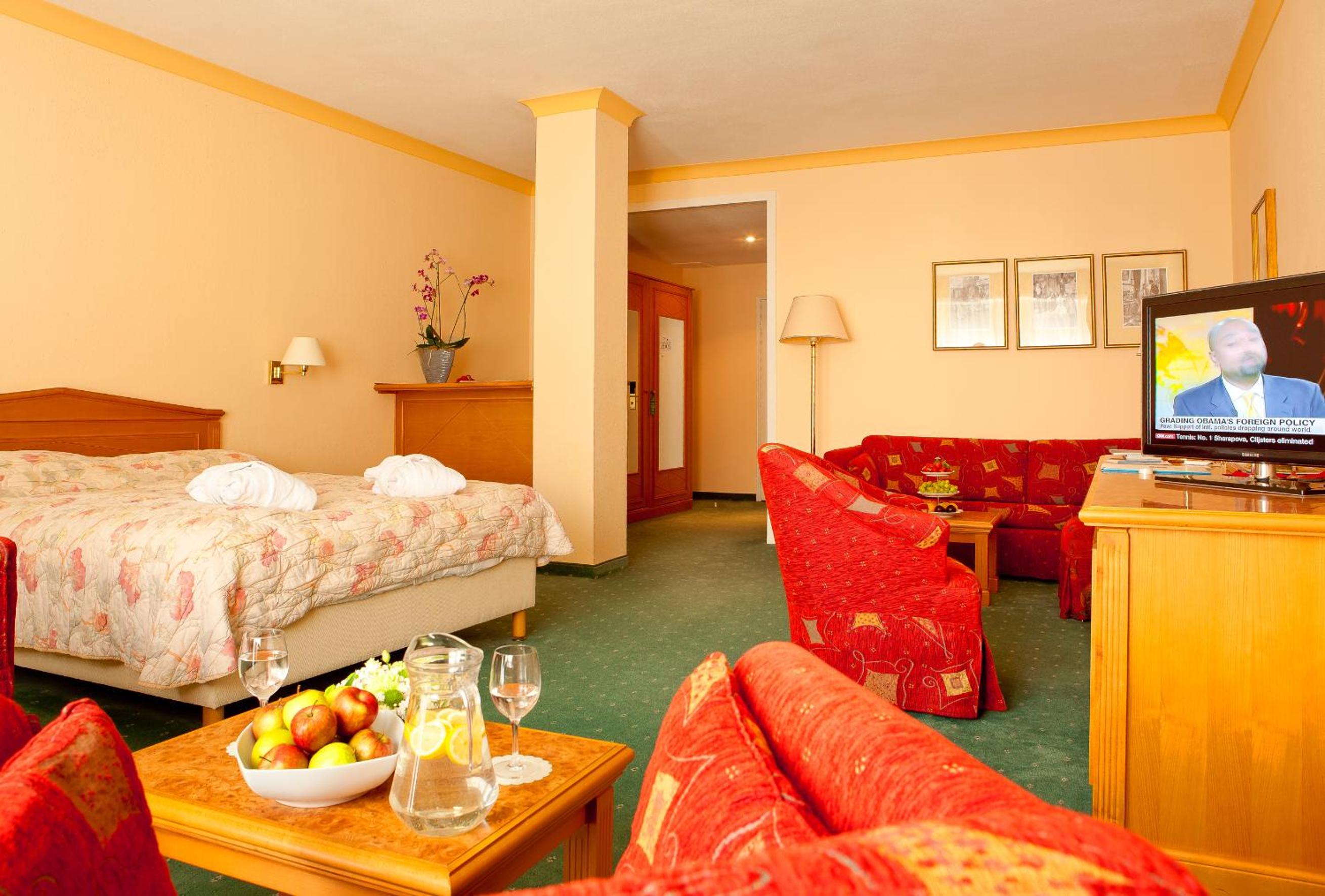 Junior Suite with Wellness and Fitness Access - Photo 7