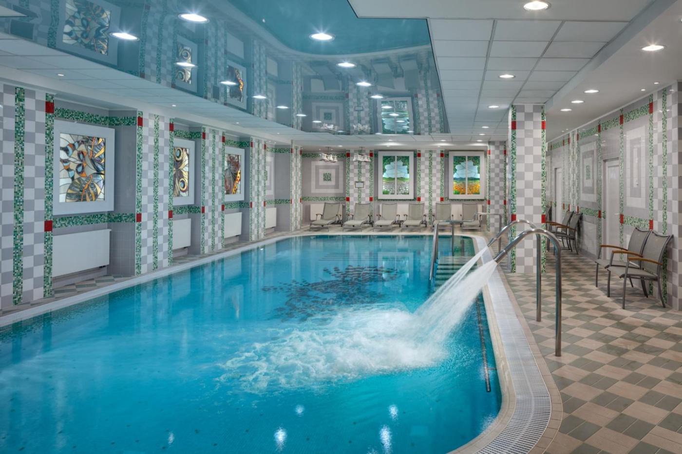 Superior Room with Wellness and Fitness Access - Photo 6