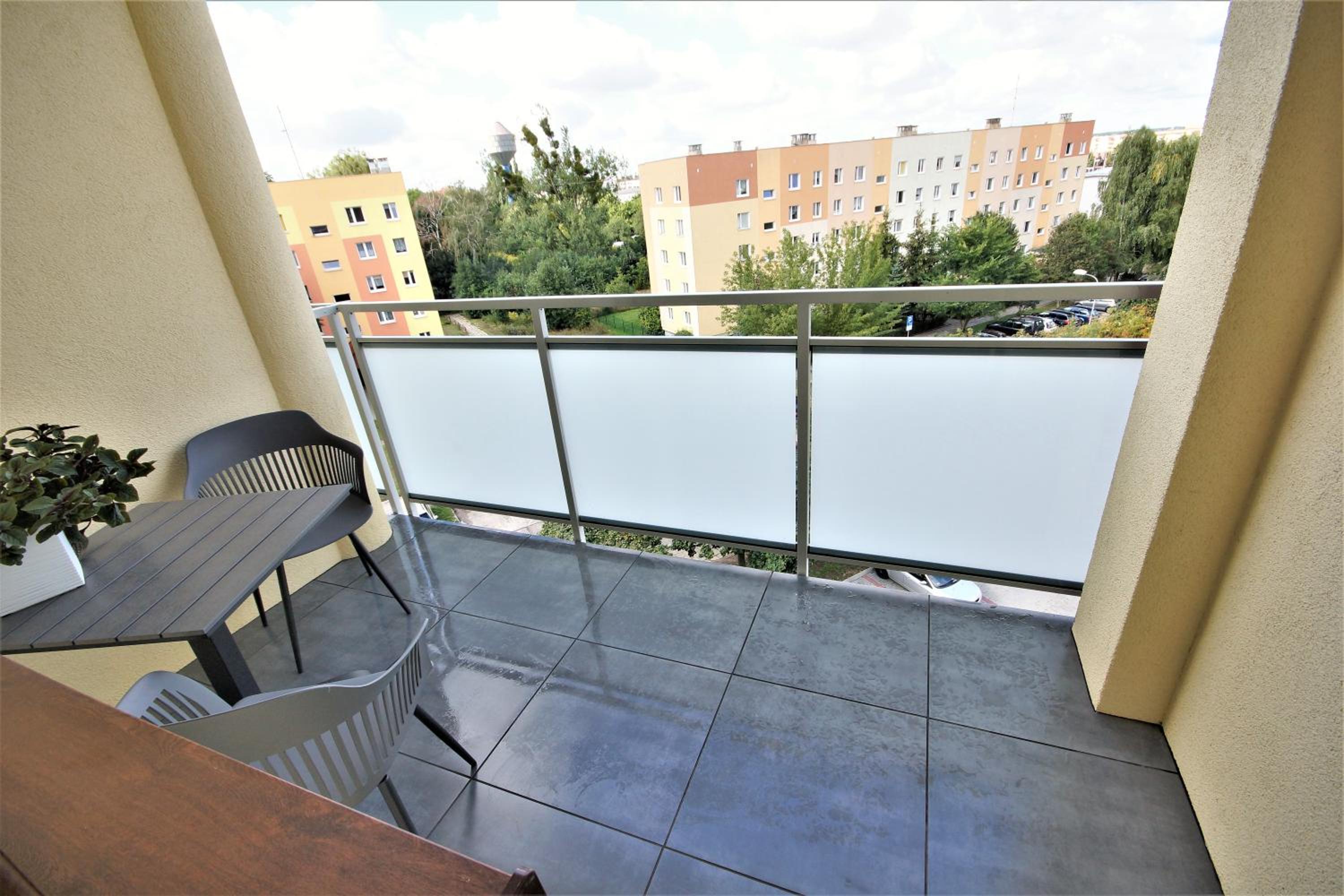 One-Bedroom Apartment - Photo 12