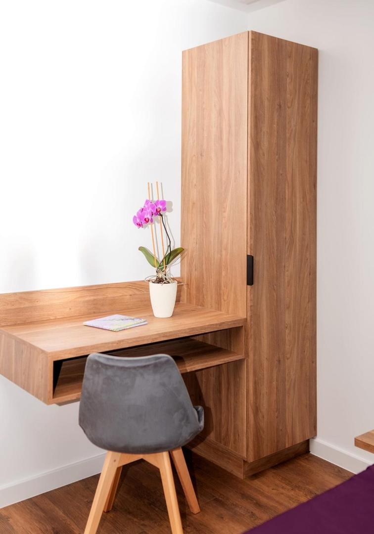 One-Bedroom Apartment - Photo 19