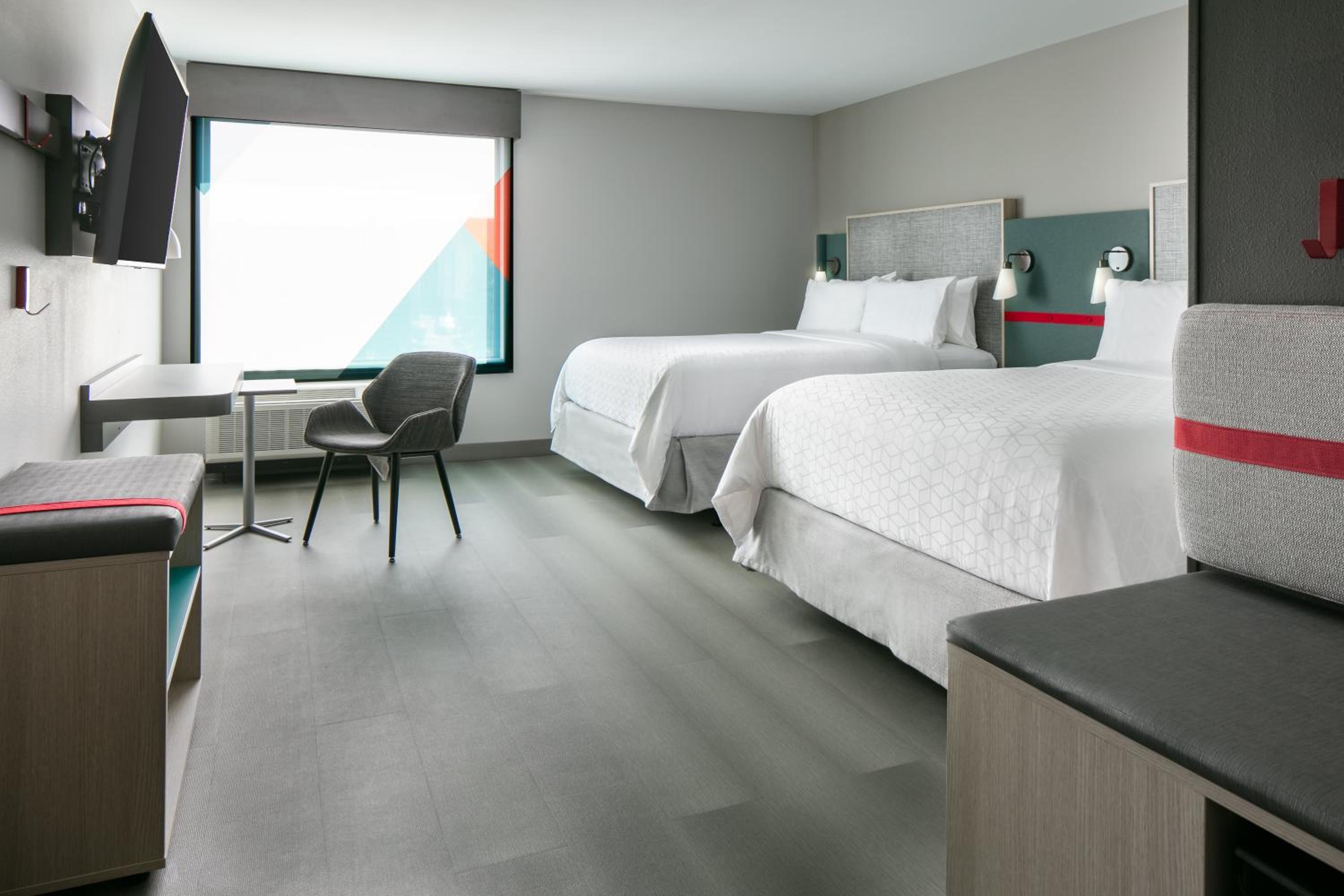 Standard Queen Room with Two Queen Beds - Communications Accessible - Photo 3