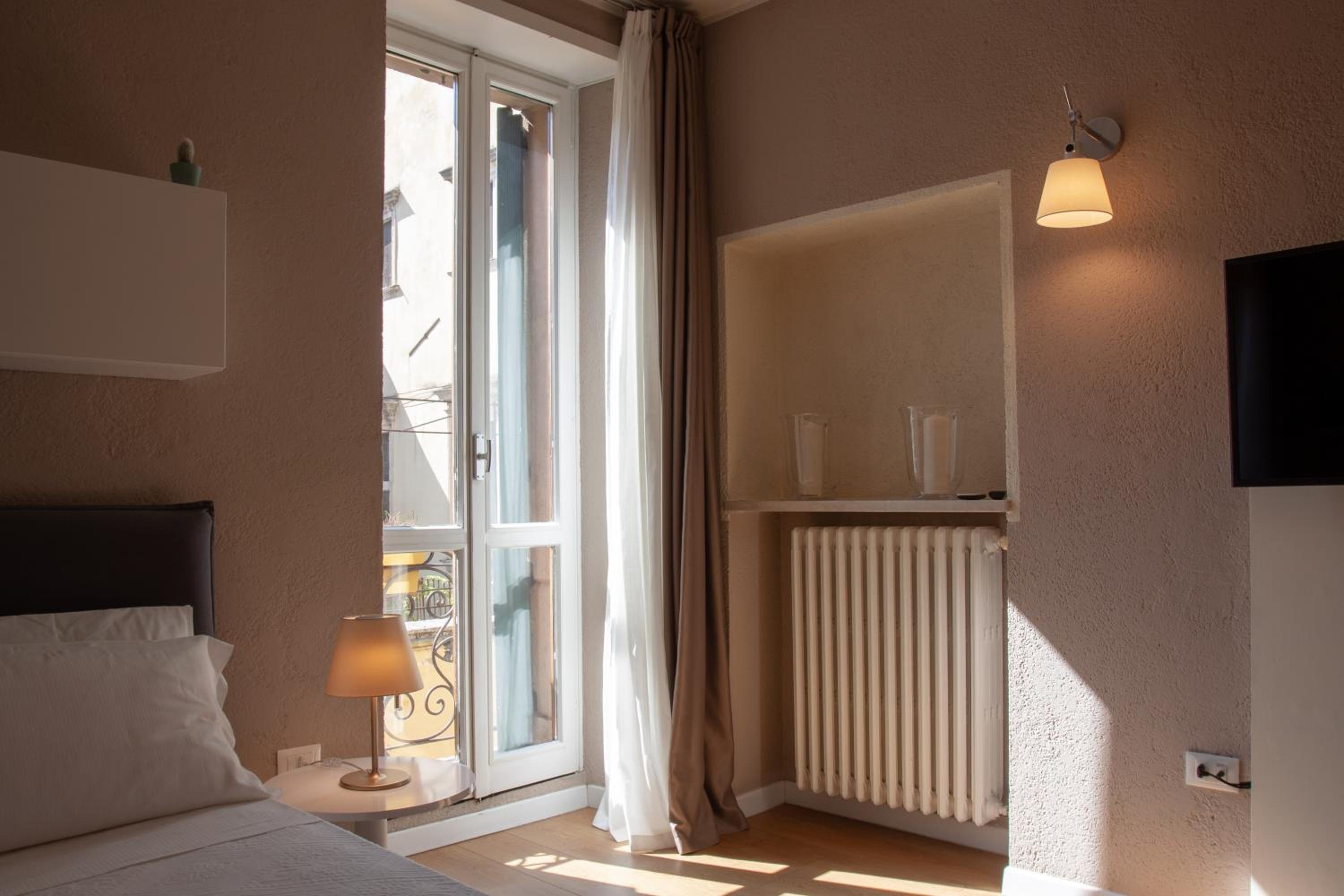 Suite - Photo 12