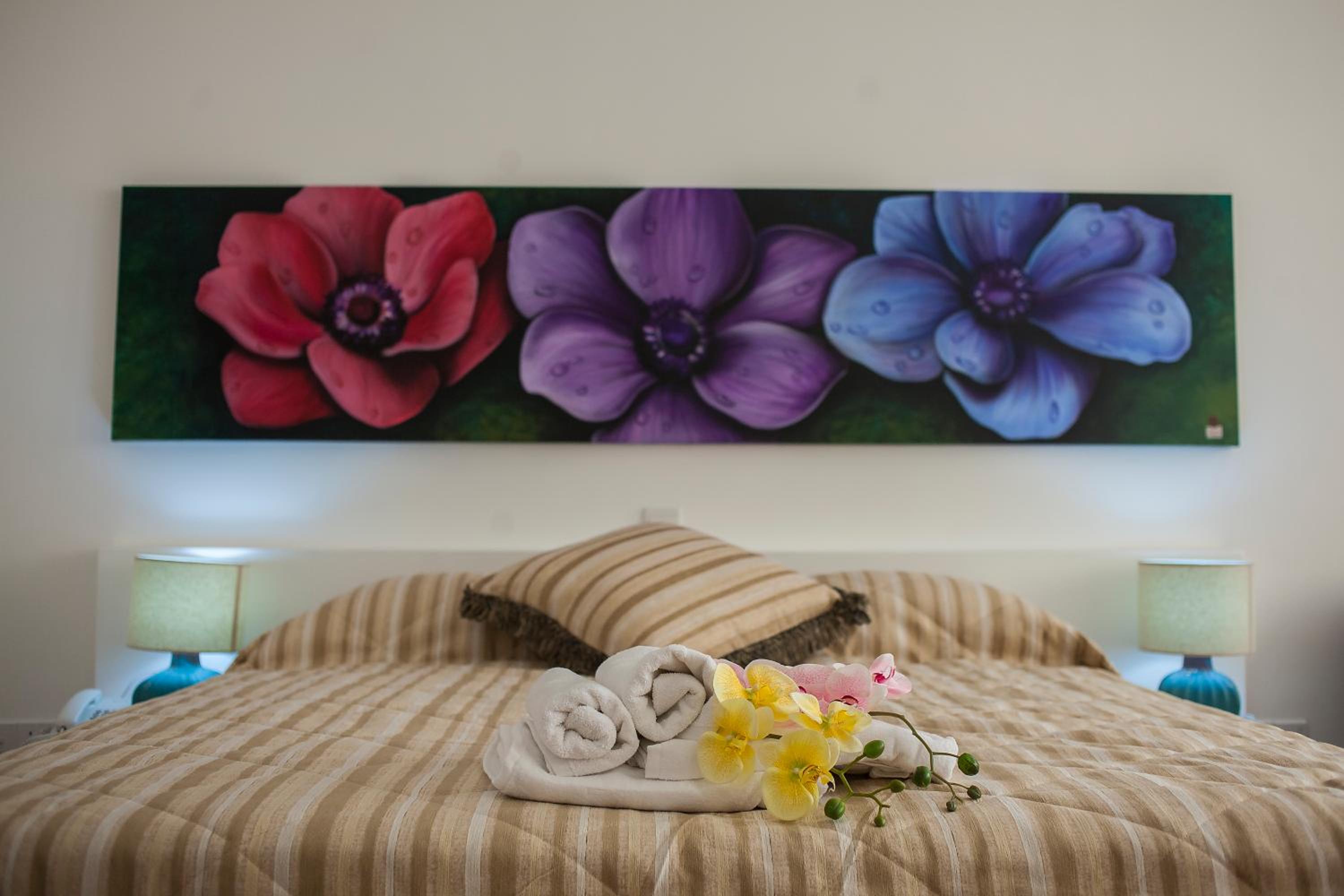 Luxury Studio with City View - Photo 10