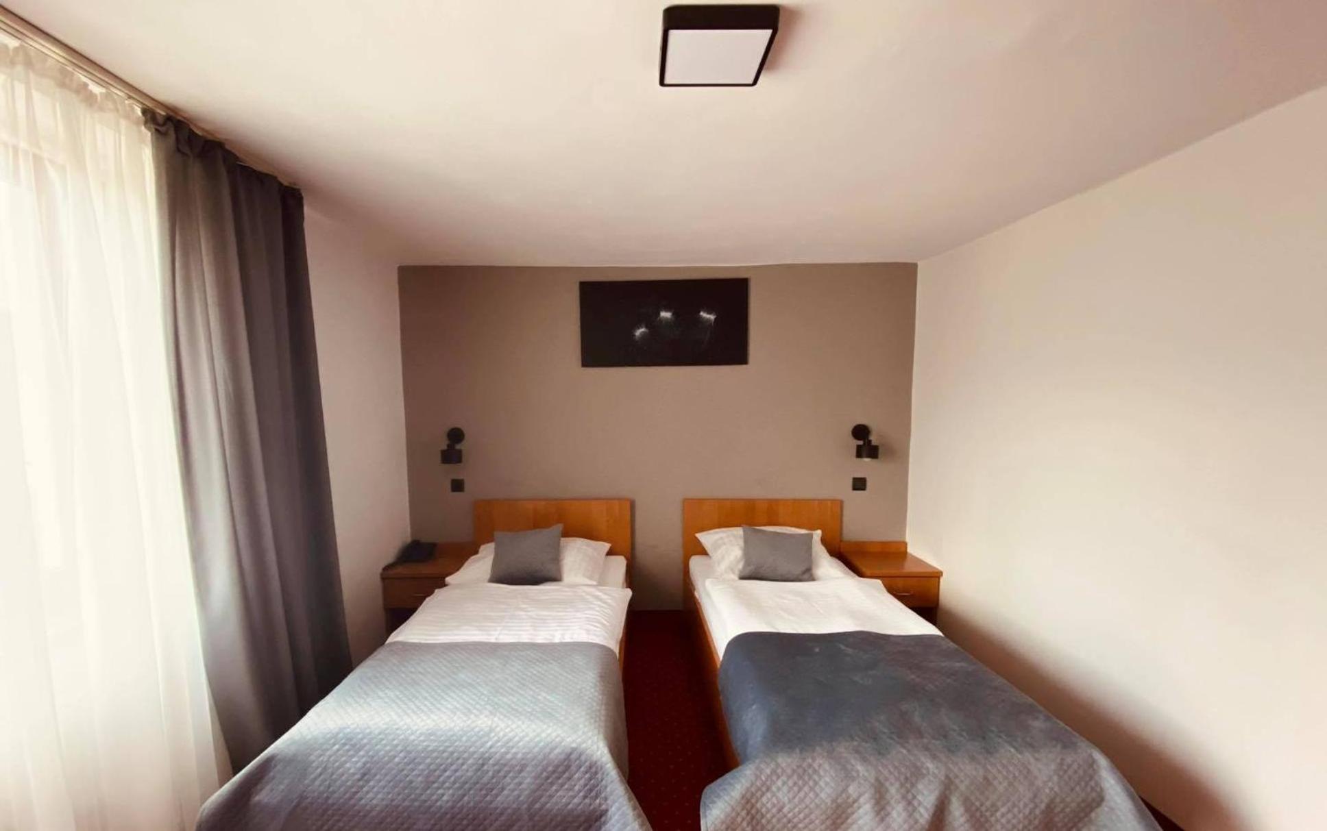 Twin Room With Balcony And Private Bathroom photo 2