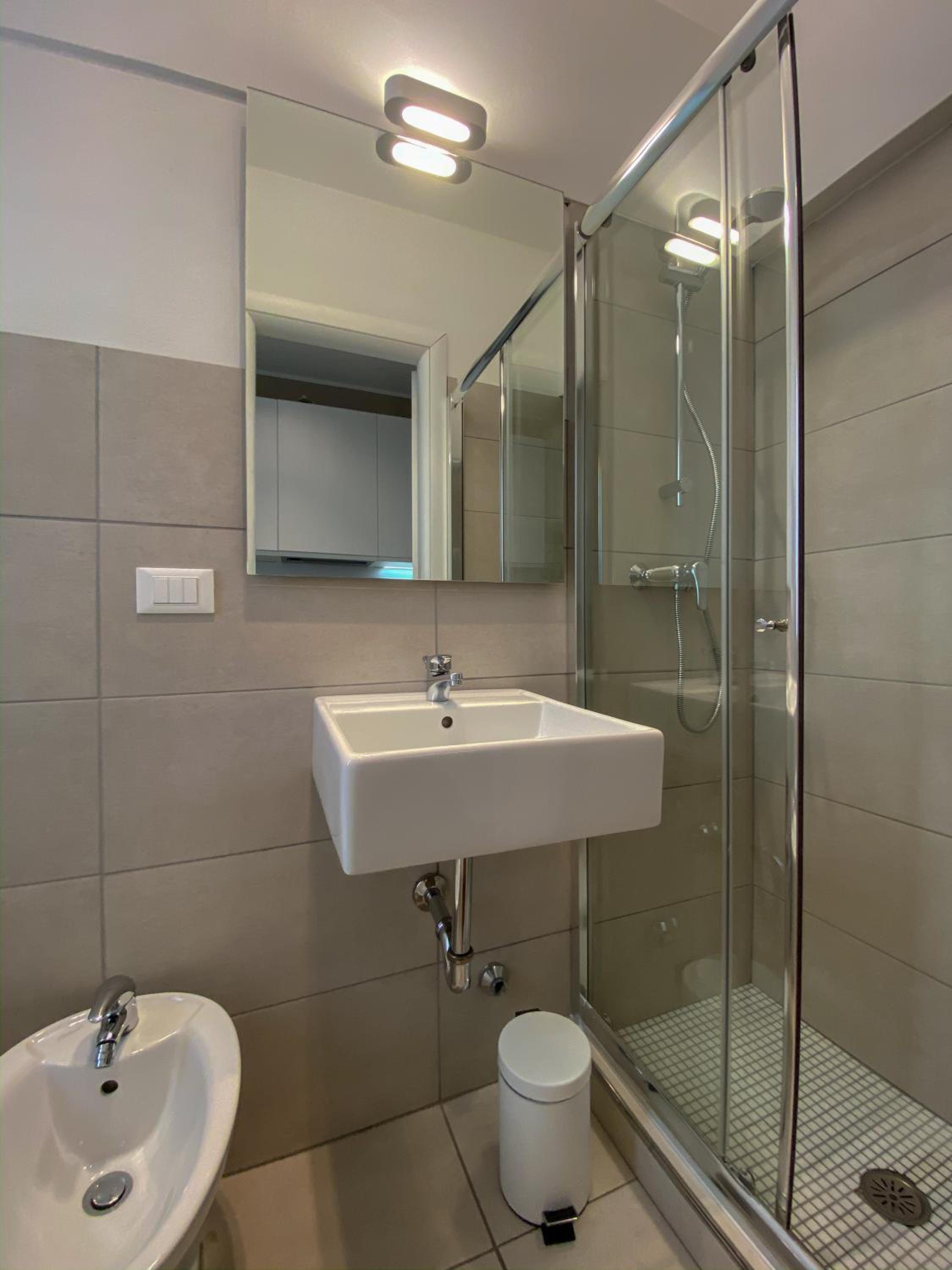 Suite - Photo 19