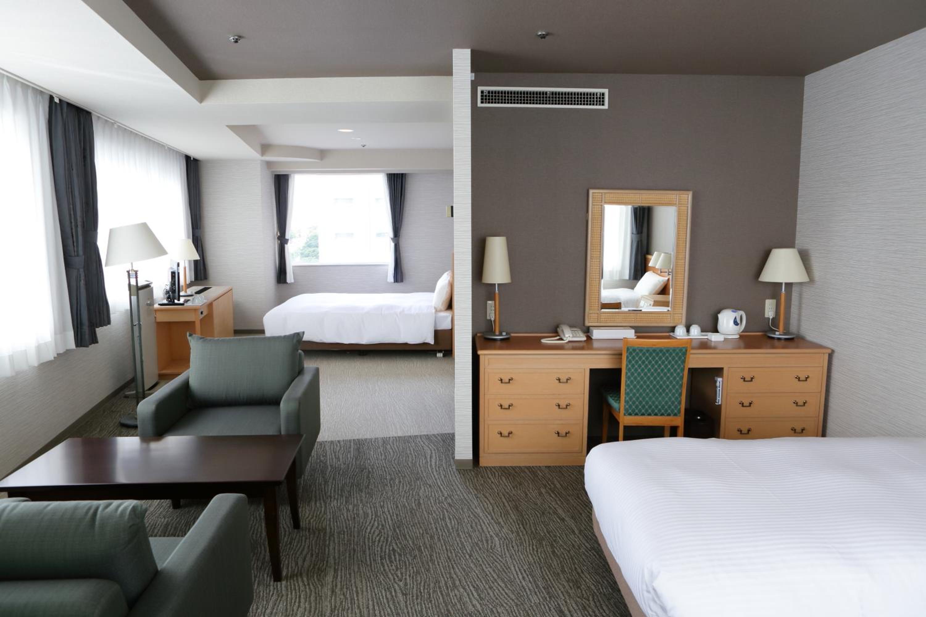 Quadruple Room - Non-Smoking - Photo 1