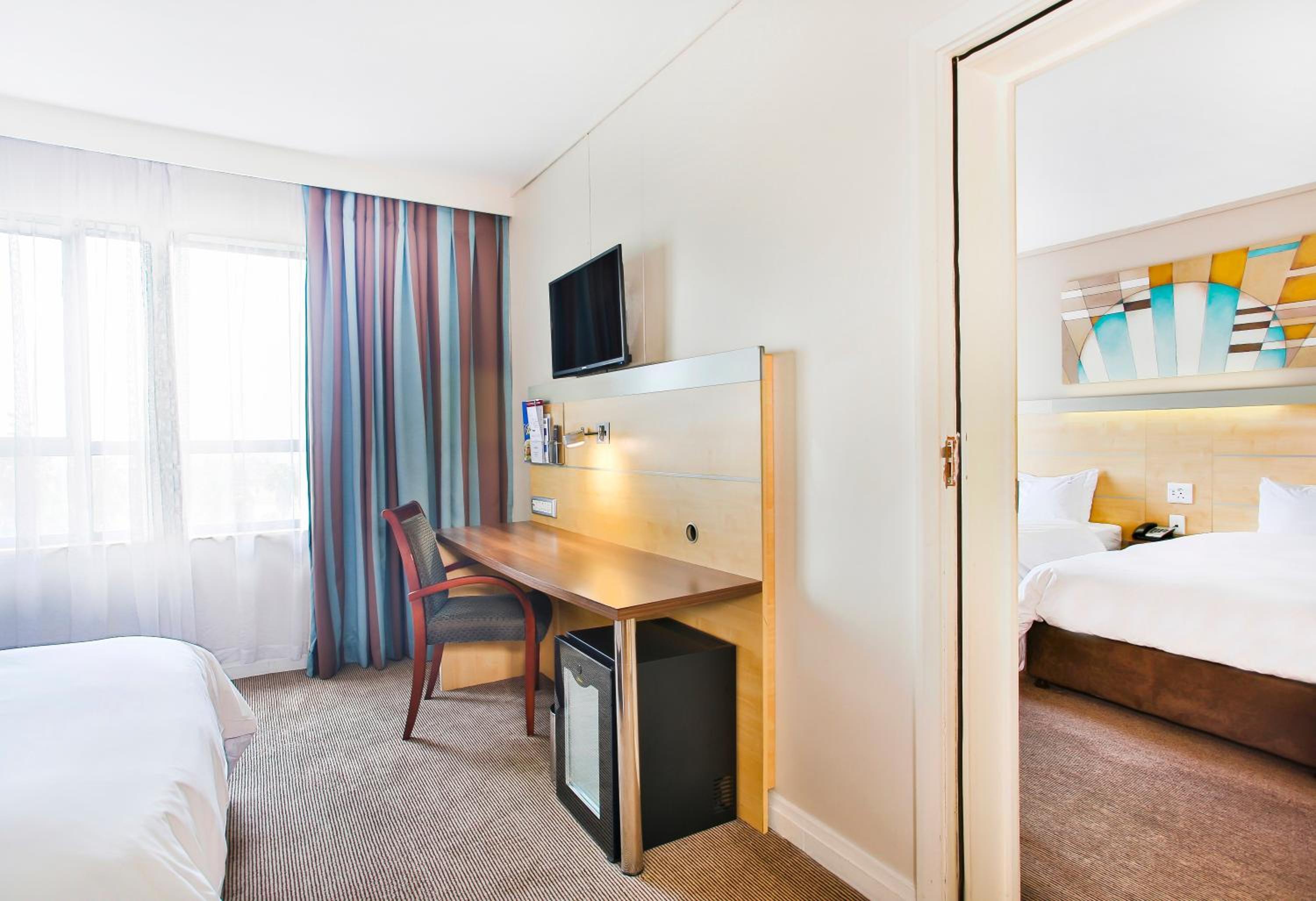 Standard Room with Two Single Beds - Photo 1