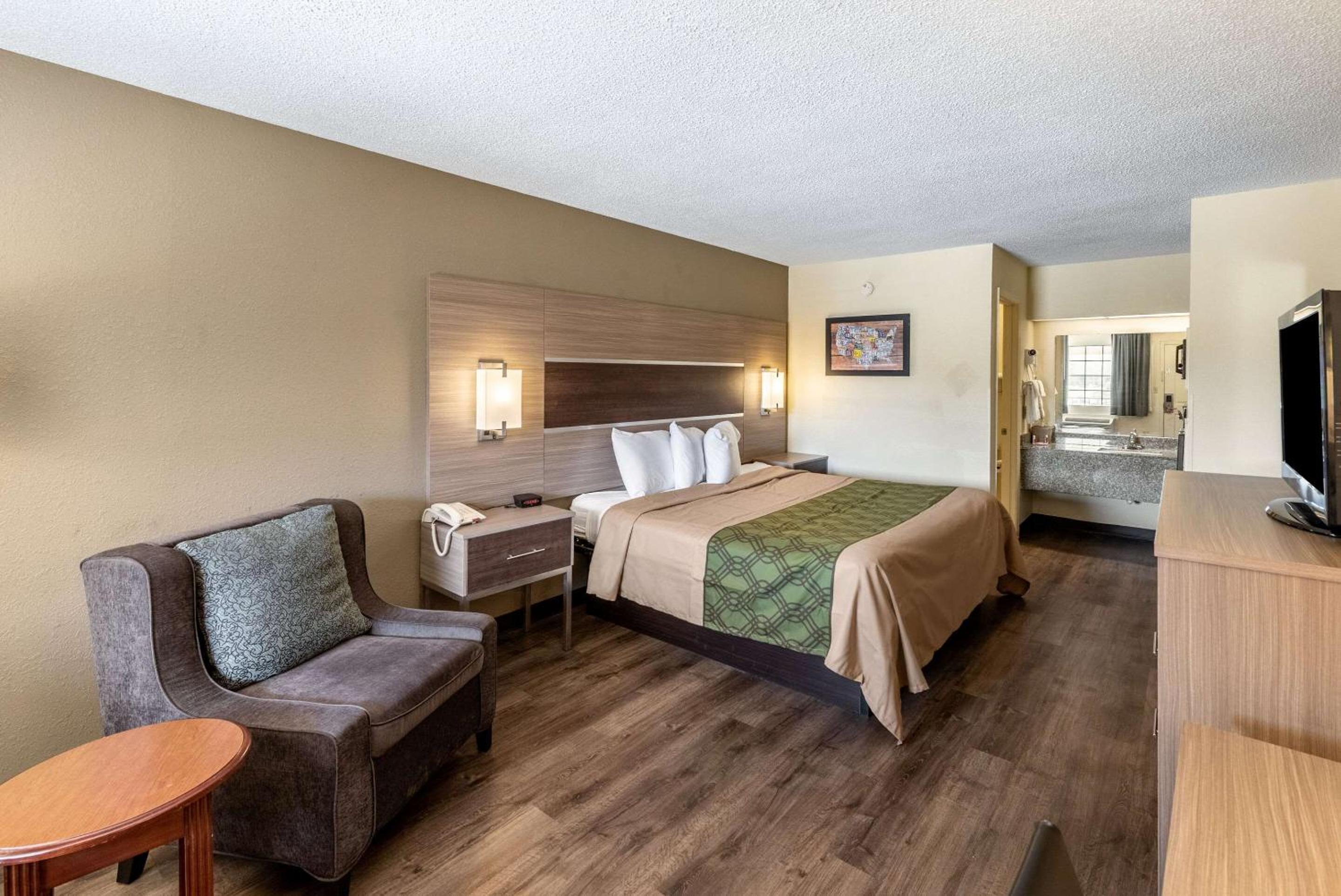King Room - Non-Smoking - Photo 1