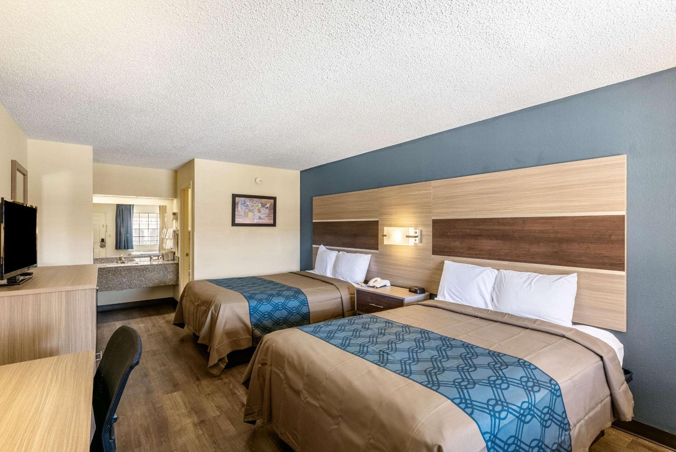 Double Room with Two Double Beds - Non-Smoking - Photo 3
